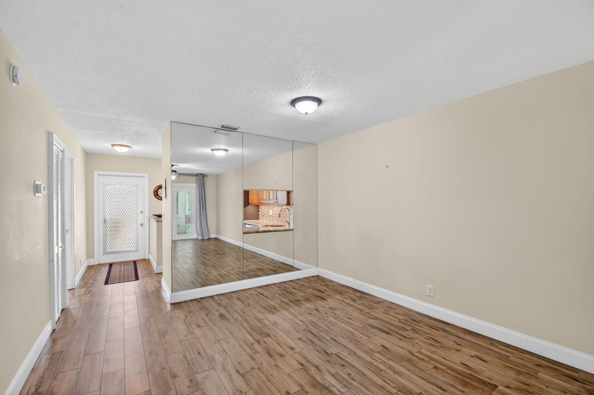 GOLDEN LAKES - Residential