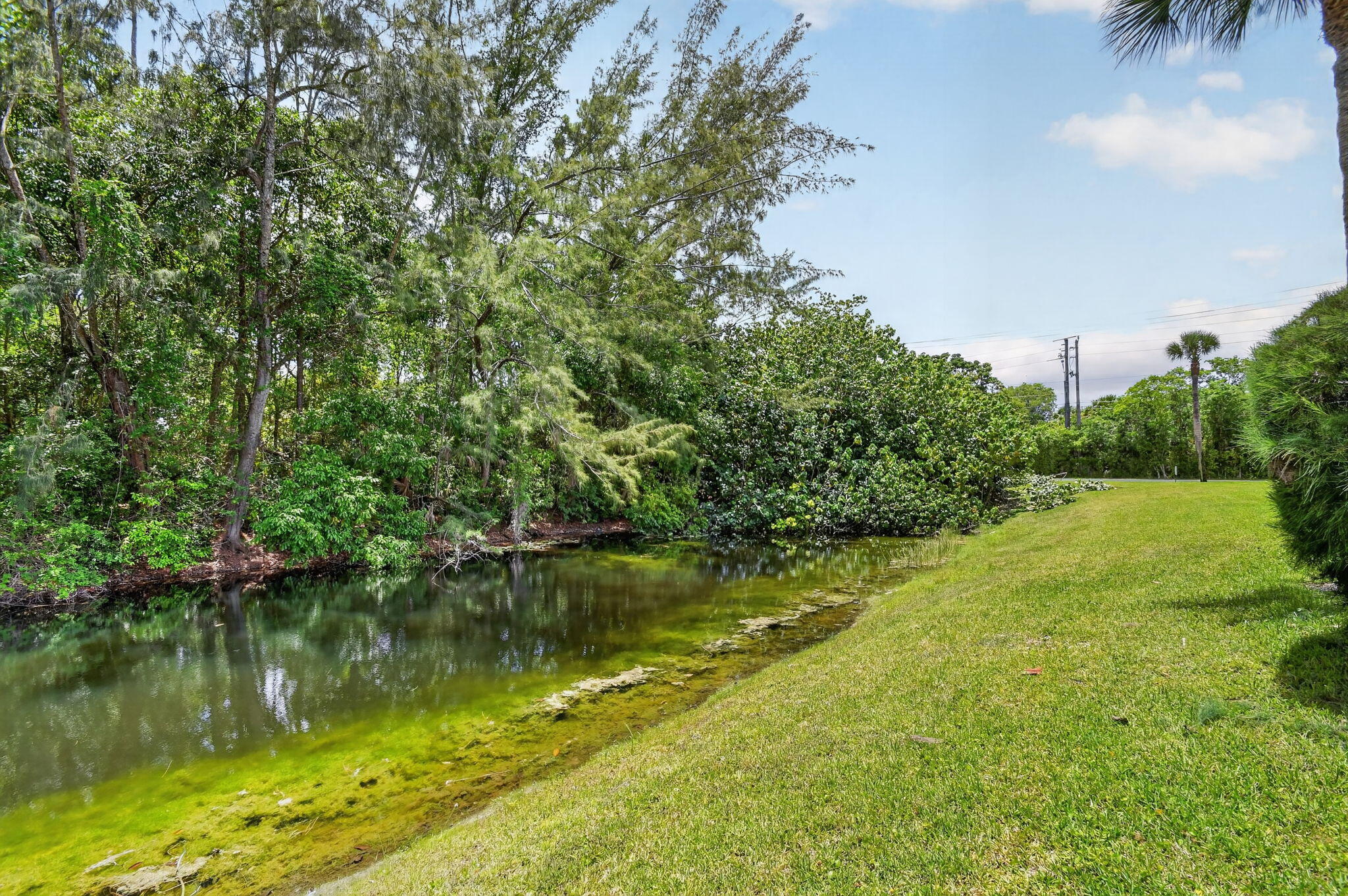 GOLDEN LAKES - Residential