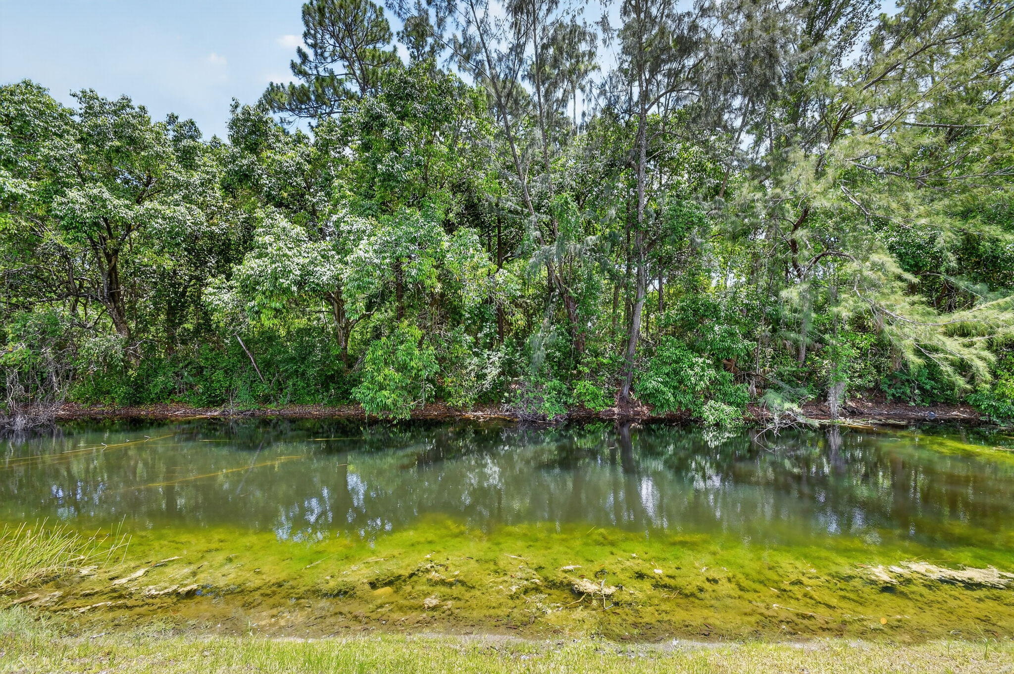 GOLDEN LAKES - Residential