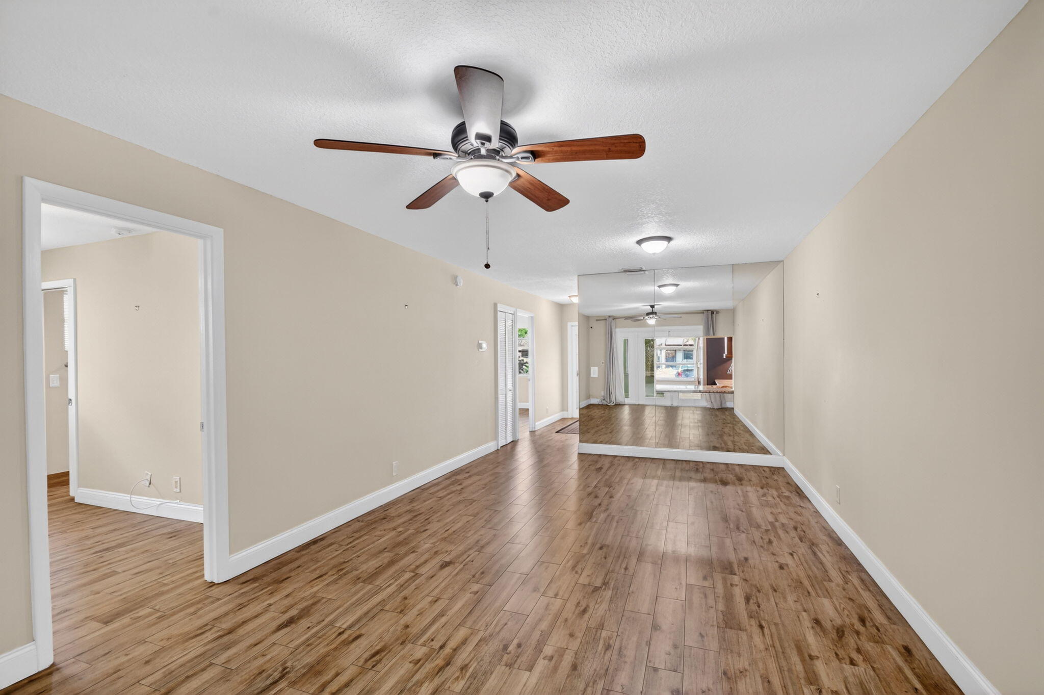 GOLDEN LAKES - Residential