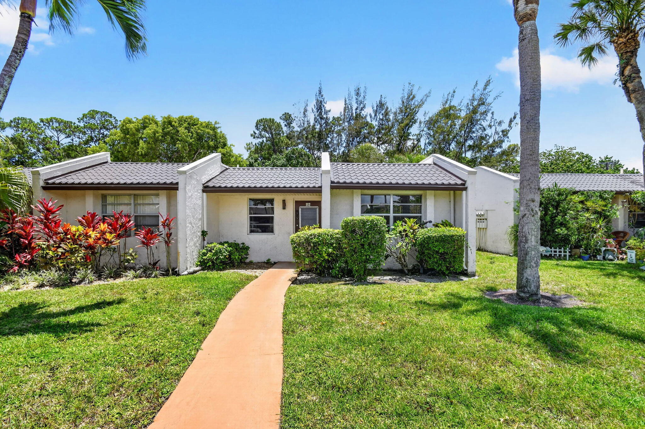 GOLDEN LAKES - Residential