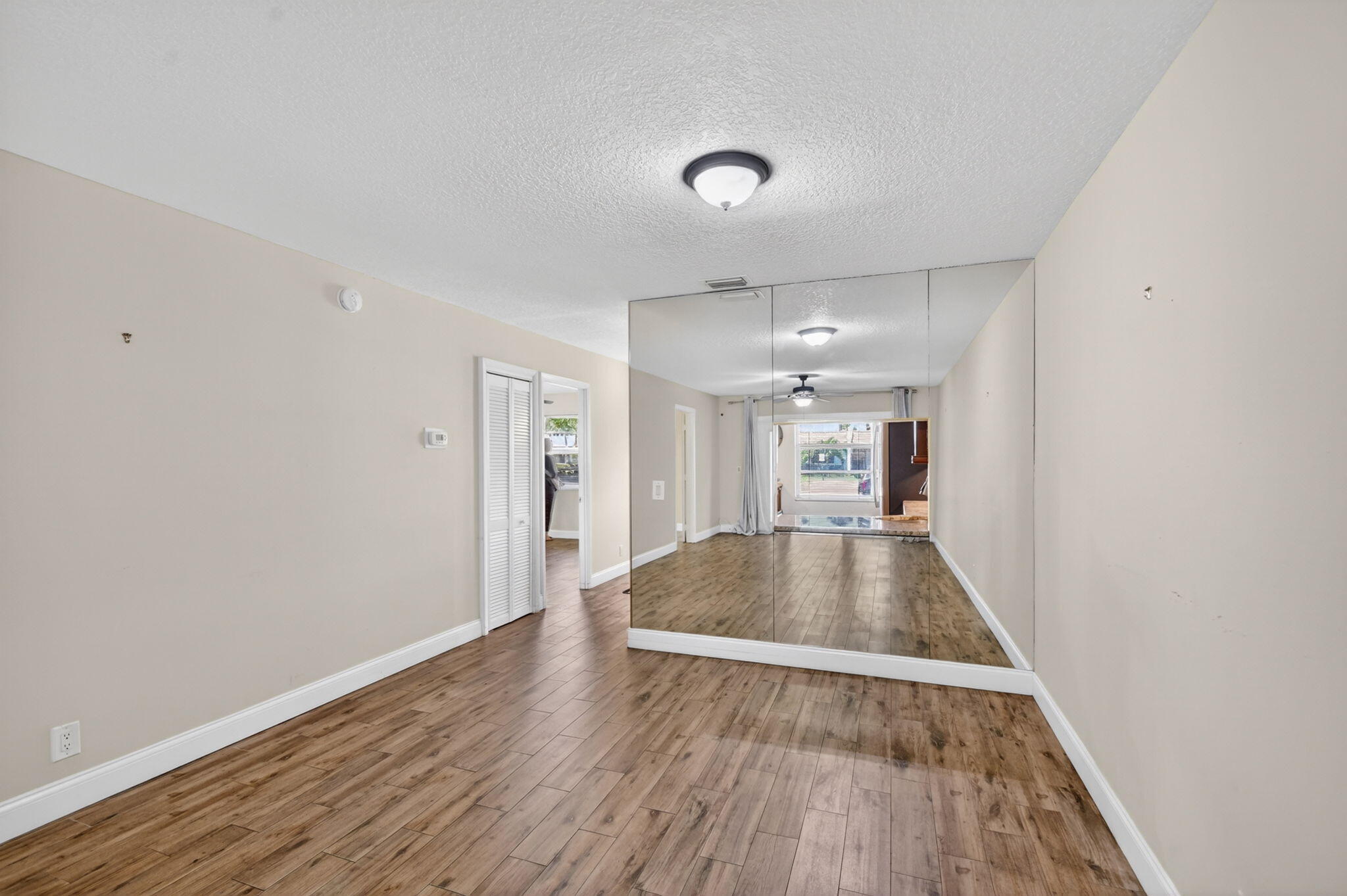 GOLDEN LAKES - Residential
