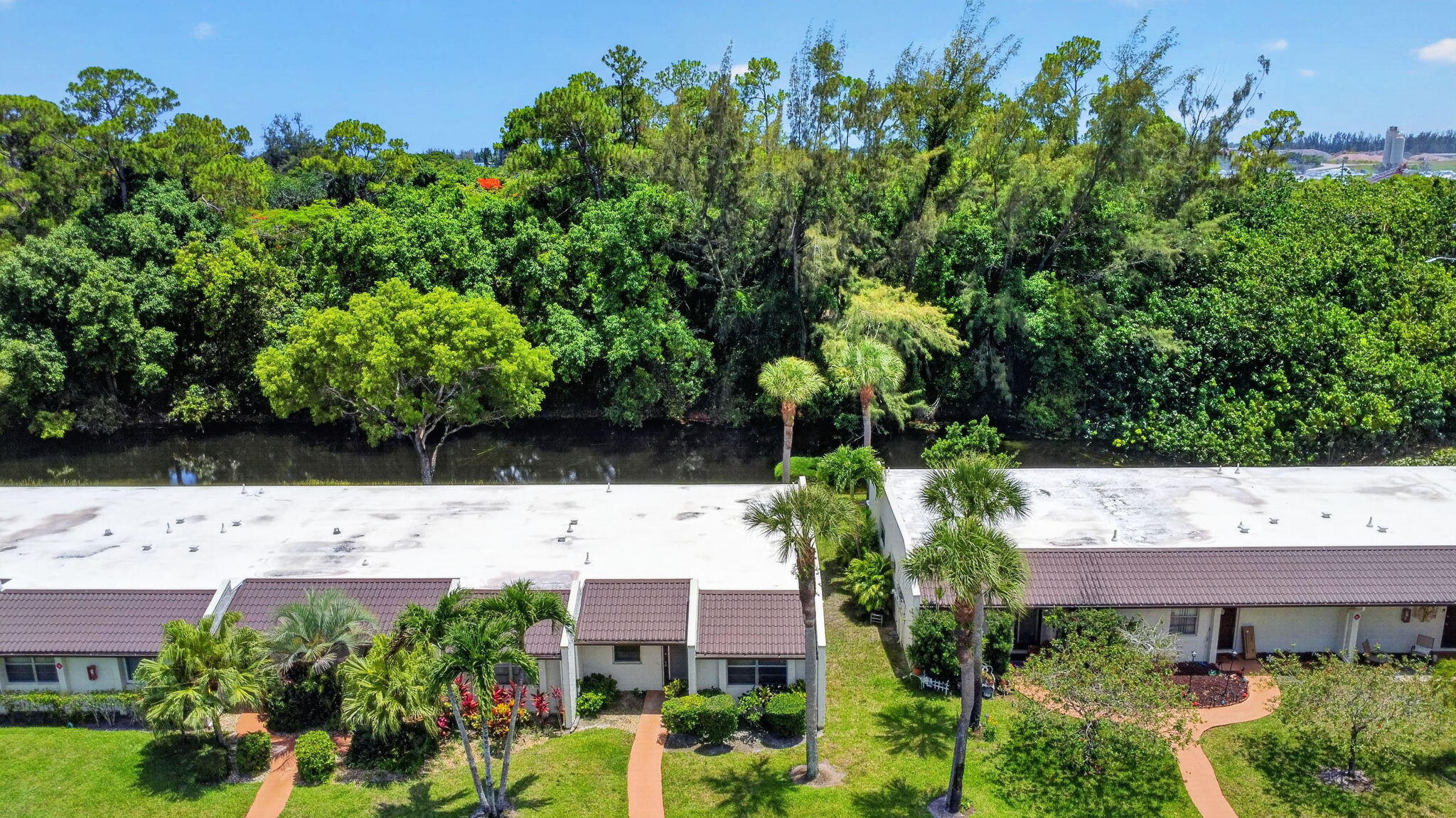 GOLDEN LAKES - Residential