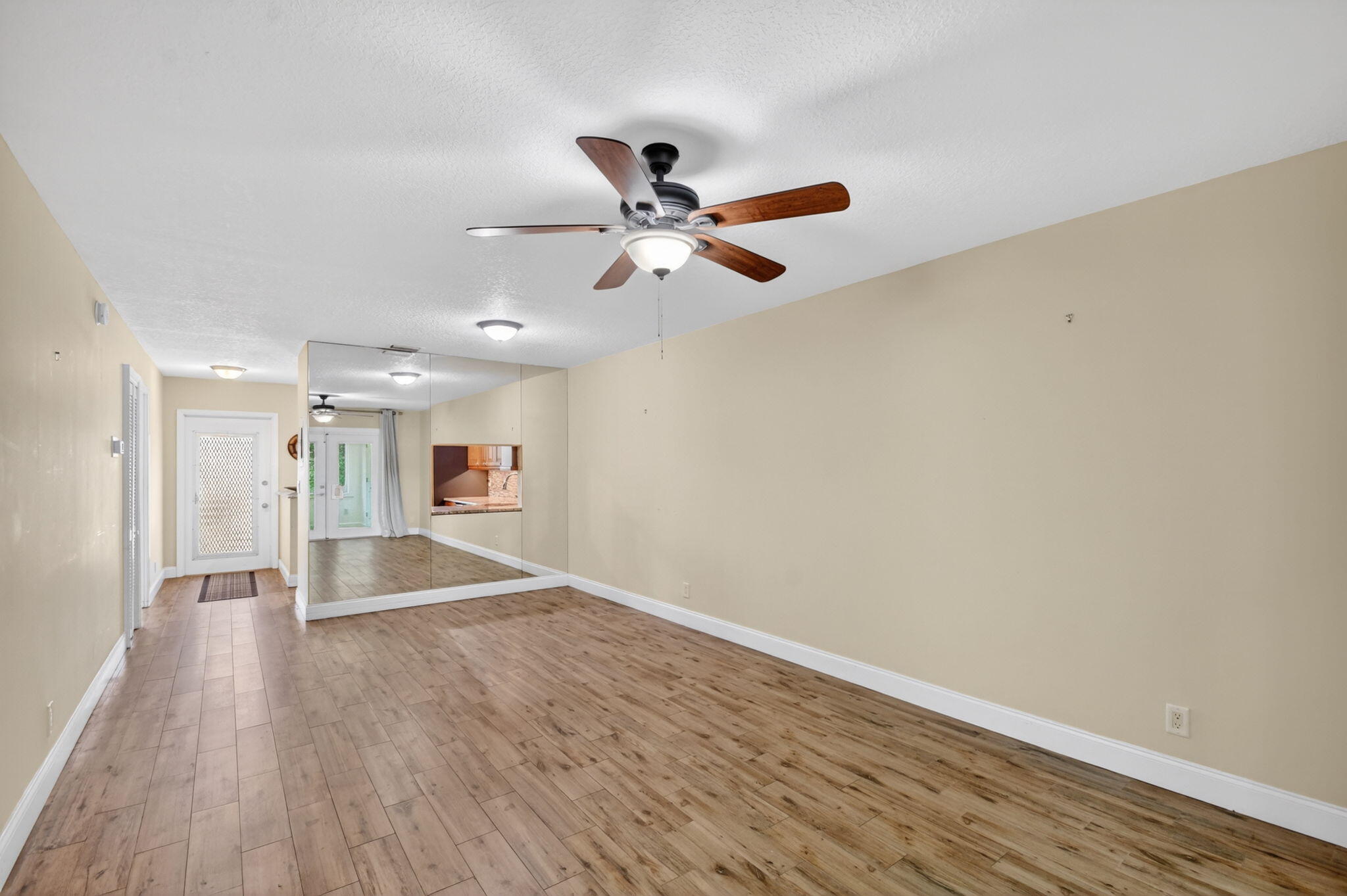 GOLDEN LAKES - Residential