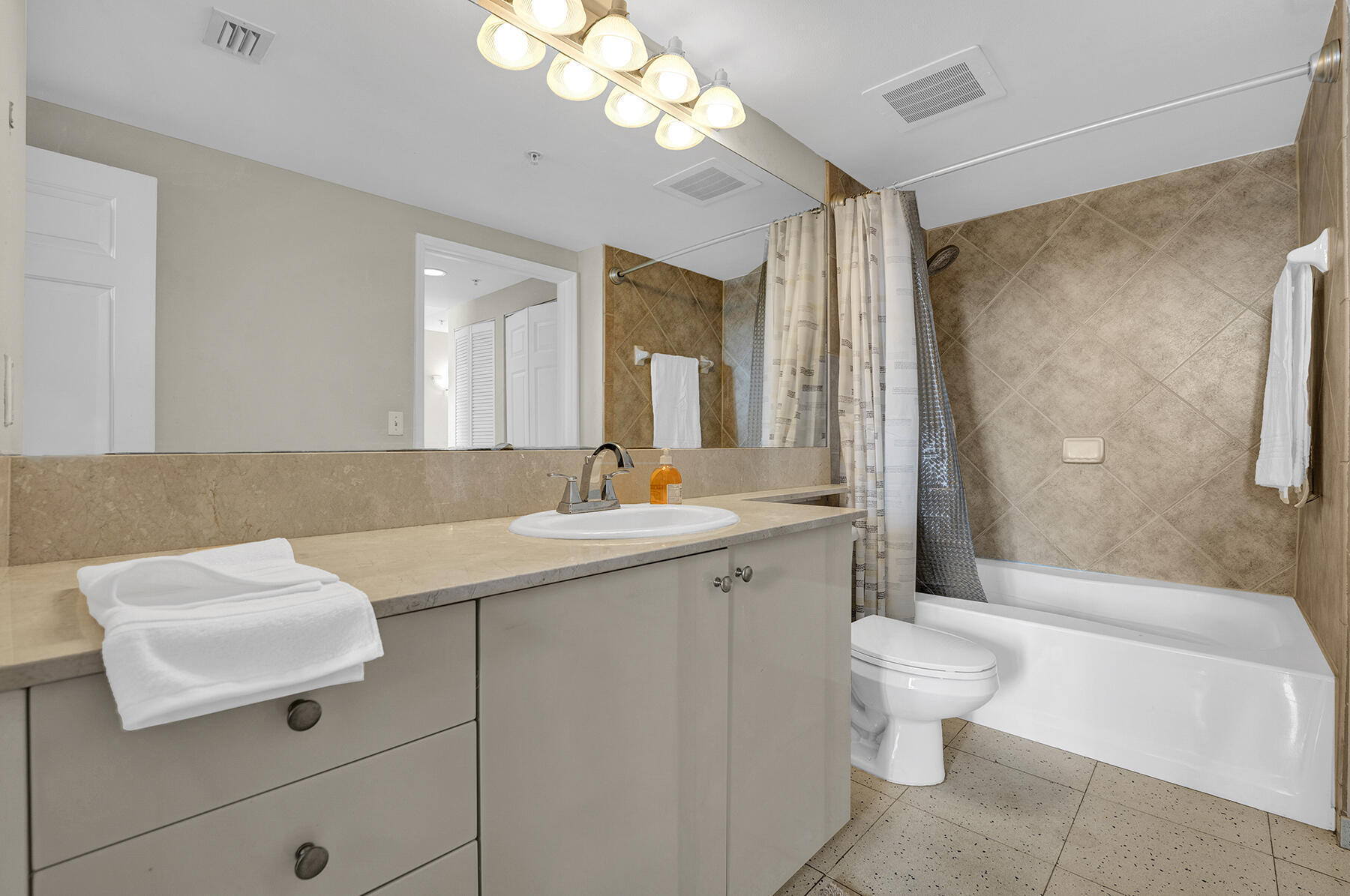 MARINA VILLAGE AT BOYNTON BEACH CONDO - Residential Lease