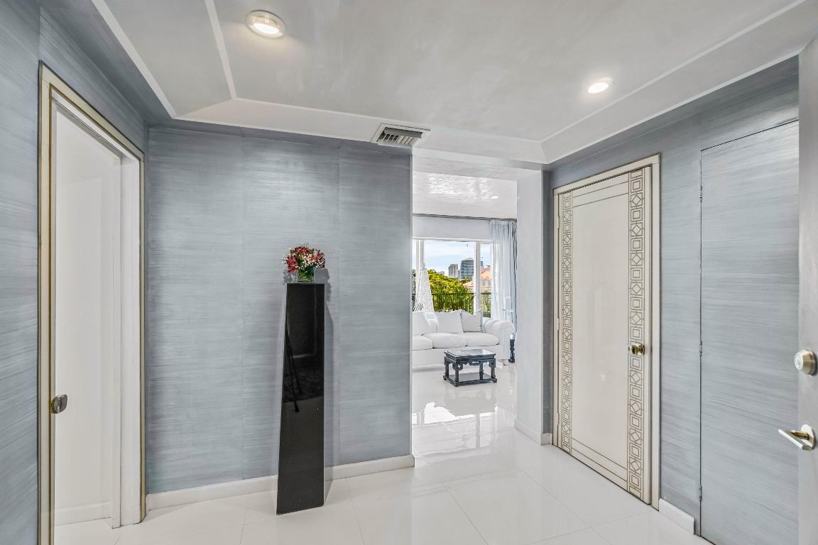 Palm Beach Towers - Residential