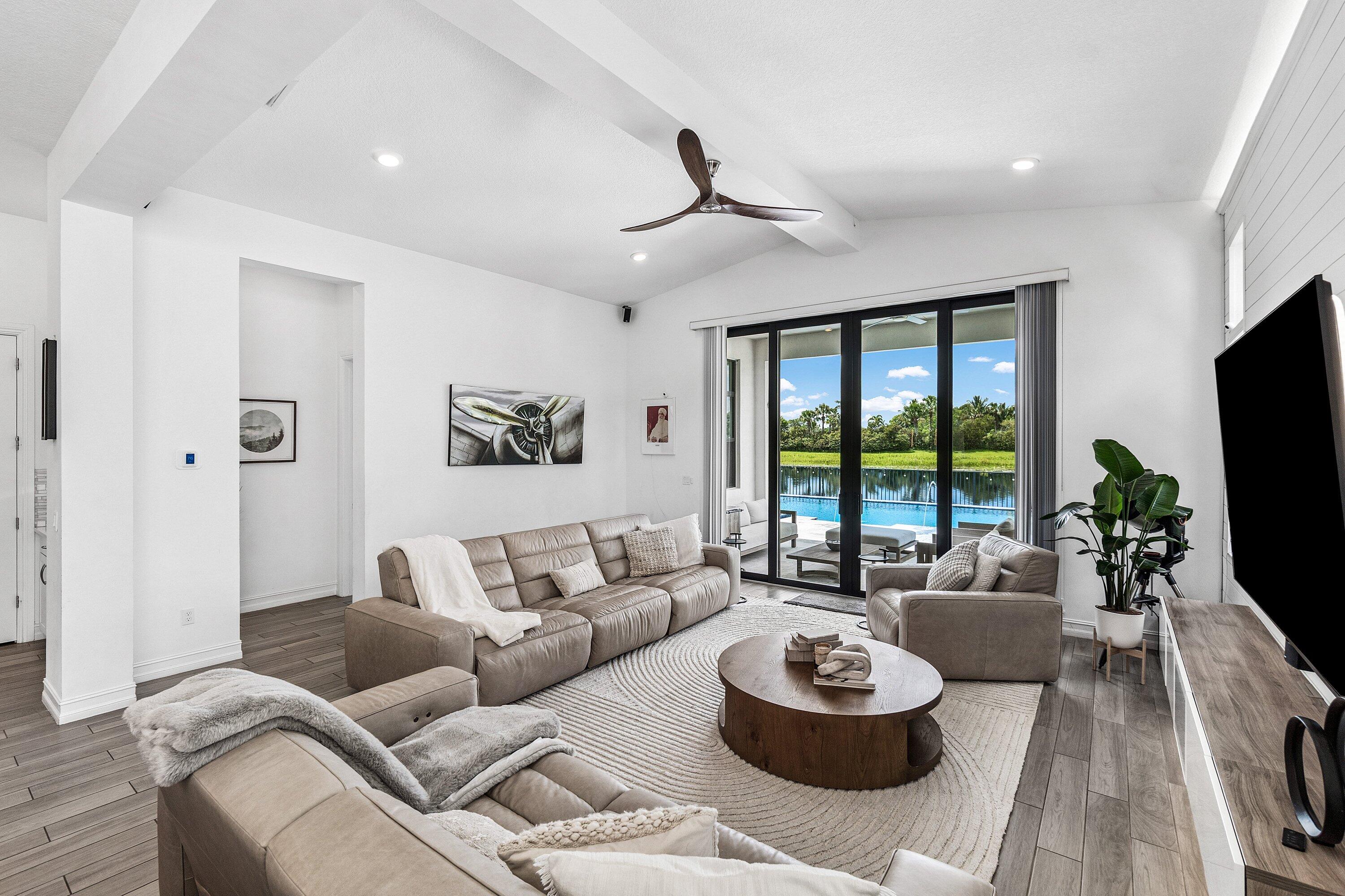 PALM MEADOWS ESTATES - Residential Lease