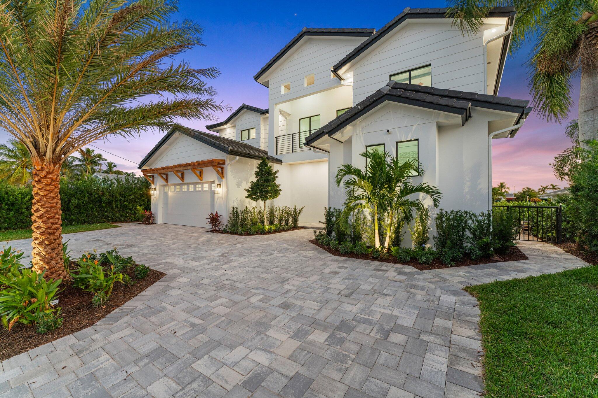 NORTH PALM BEACH VILLAGE OF PL 1 IN PB 24 PGS 202 - Residential
