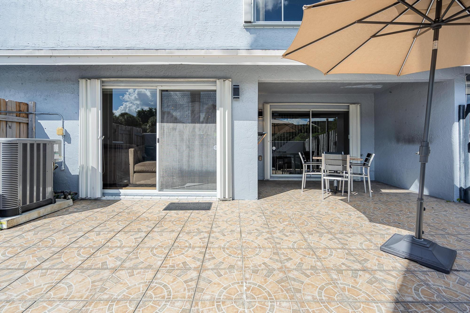 La Jolla West - Residential Lease