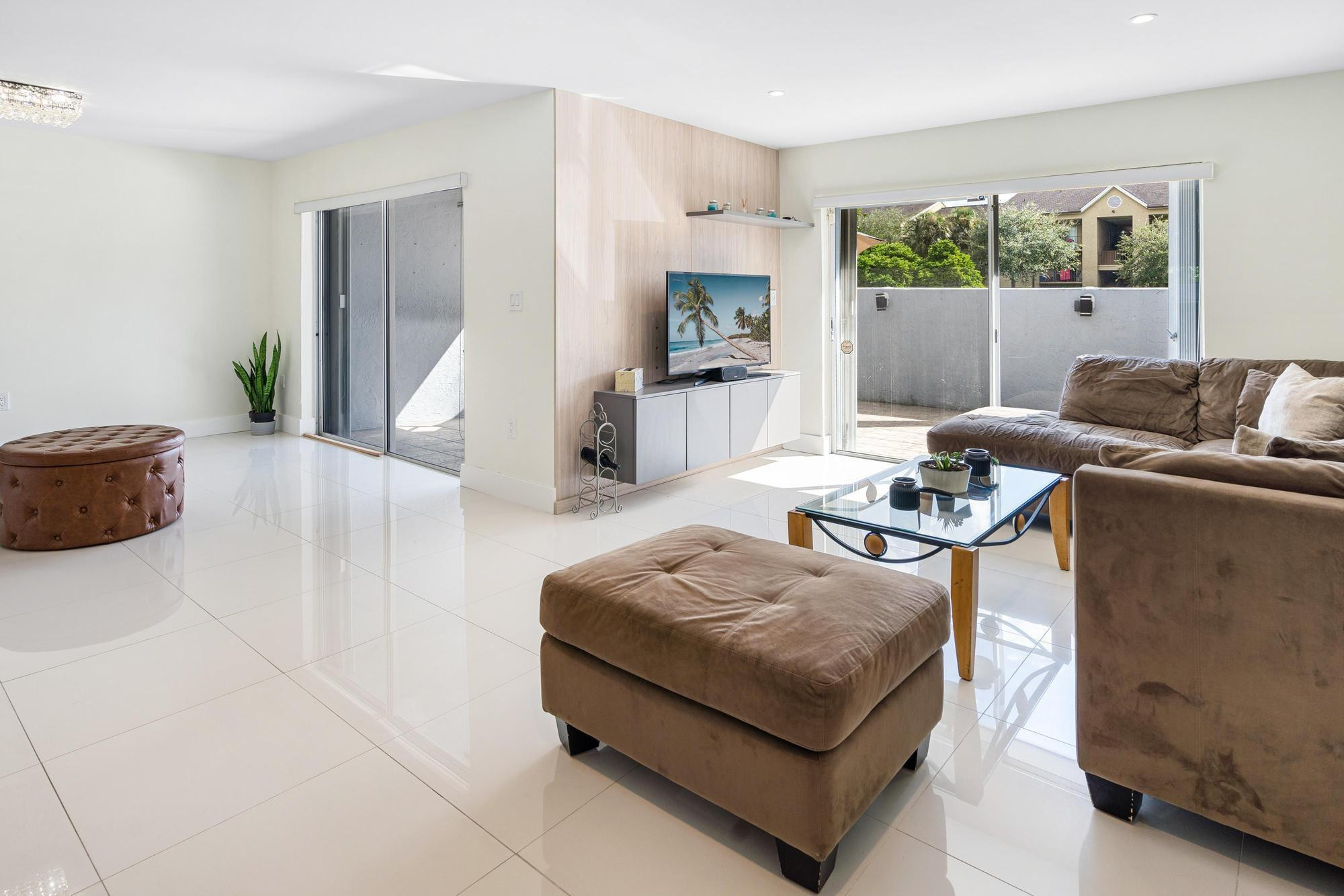 La Jolla West - Residential Lease