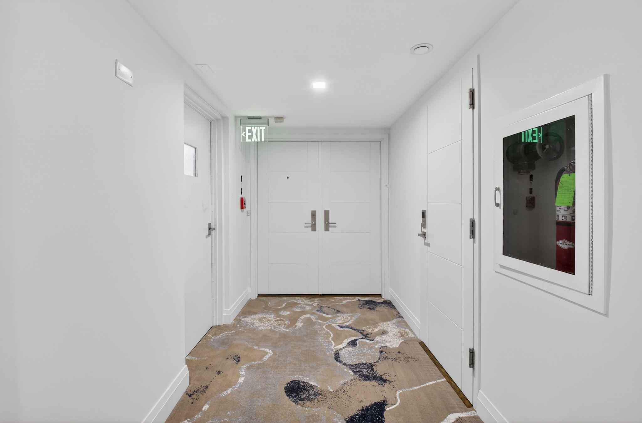 CARLTON CONDO - Residential