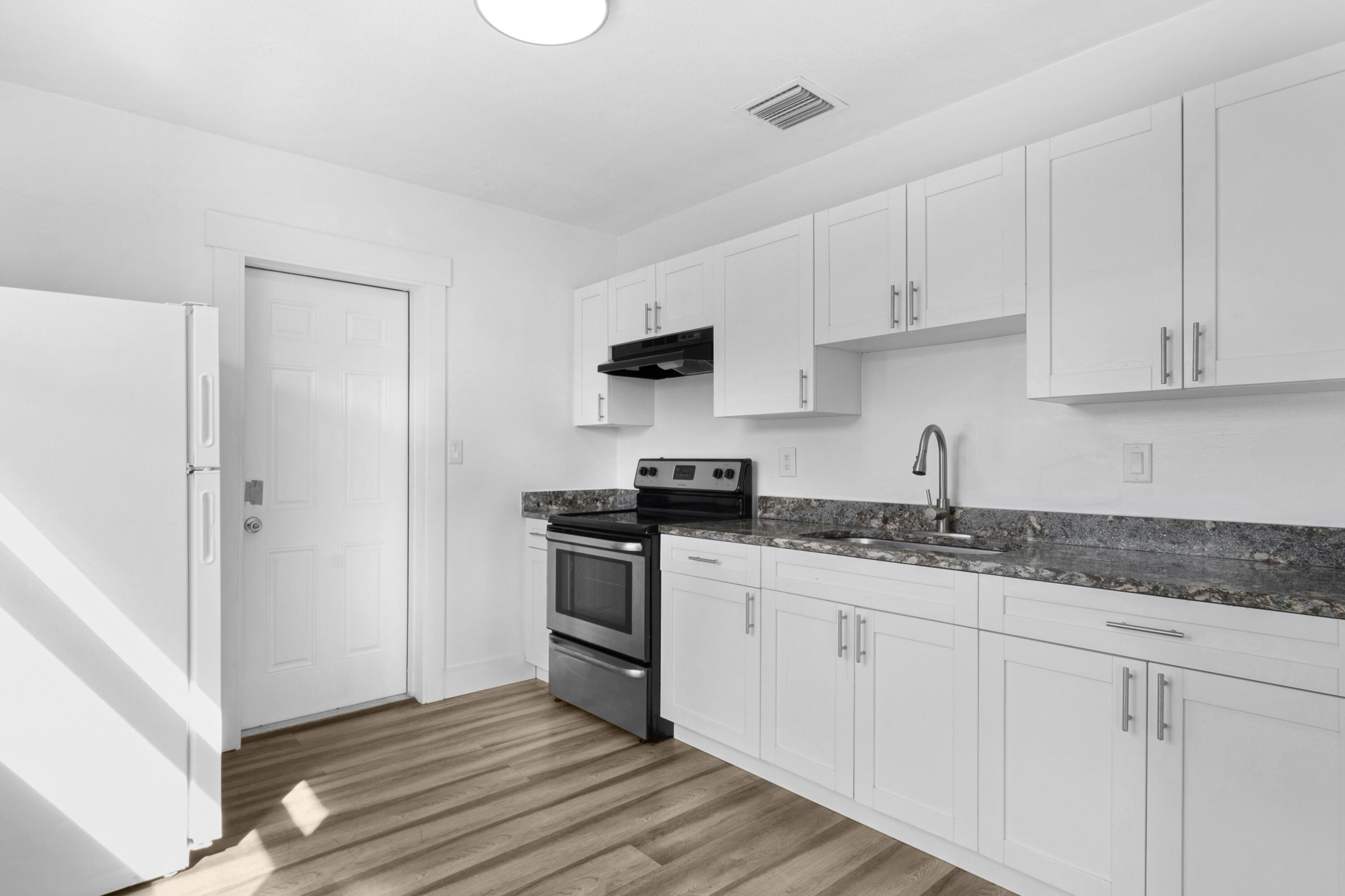 PINE CREST AMENDED PLAT - Residential Lease