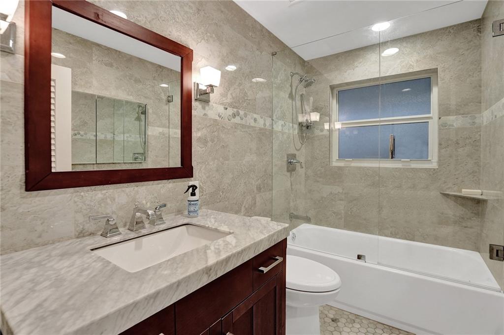Middle River Manor Add 38 - Residential
