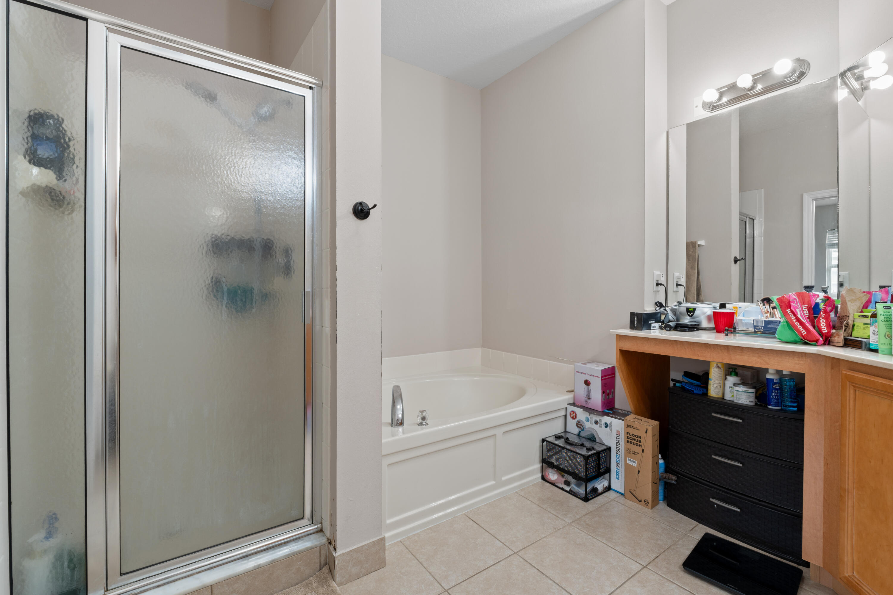 MAGNOLIA BAY CONDOMIMIUM - Residential