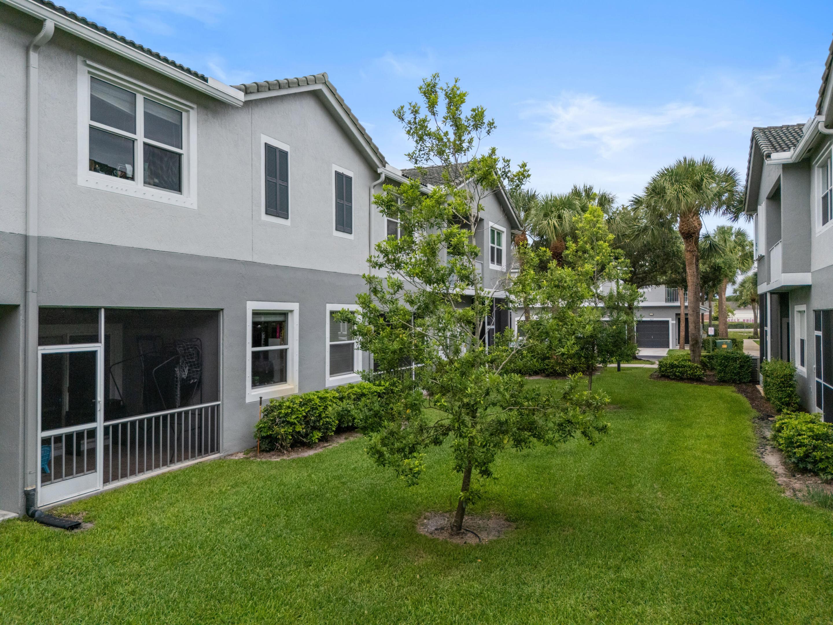 MAGNOLIA BAY CONDOMIMIUM - Residential