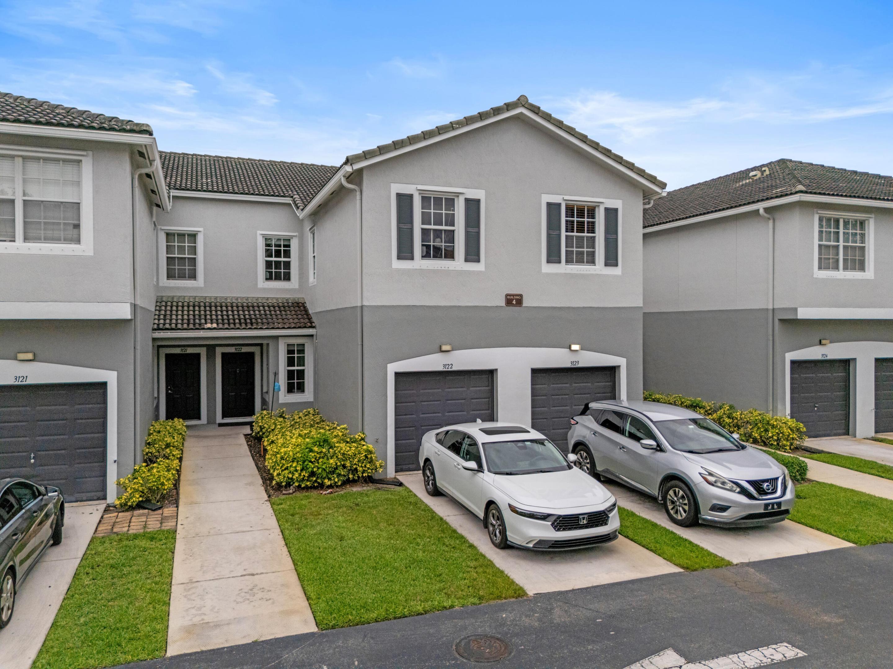 MAGNOLIA BAY CONDOMIMIUM - Residential