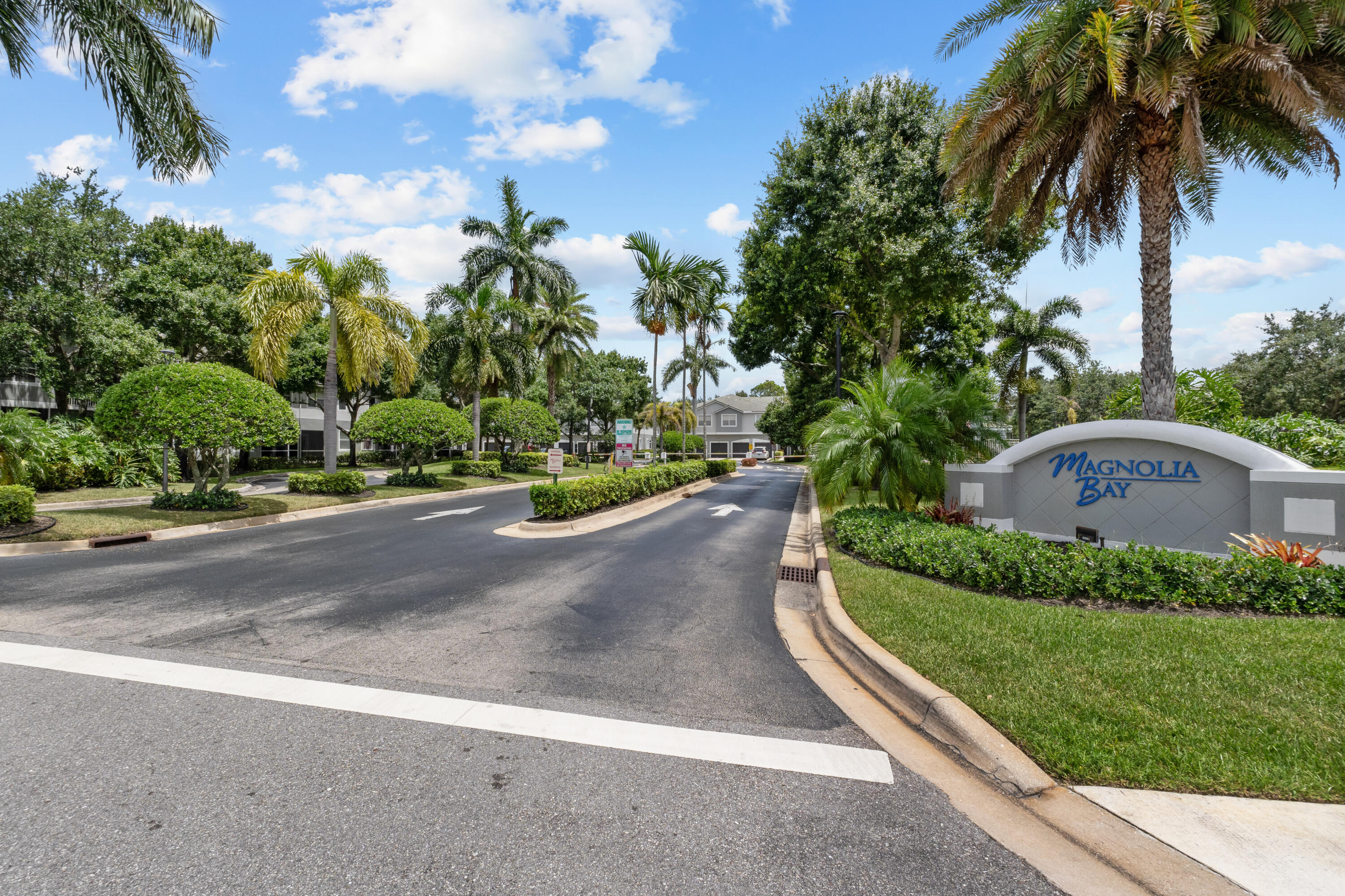 MAGNOLIA BAY CONDOMIMIUM - Residential