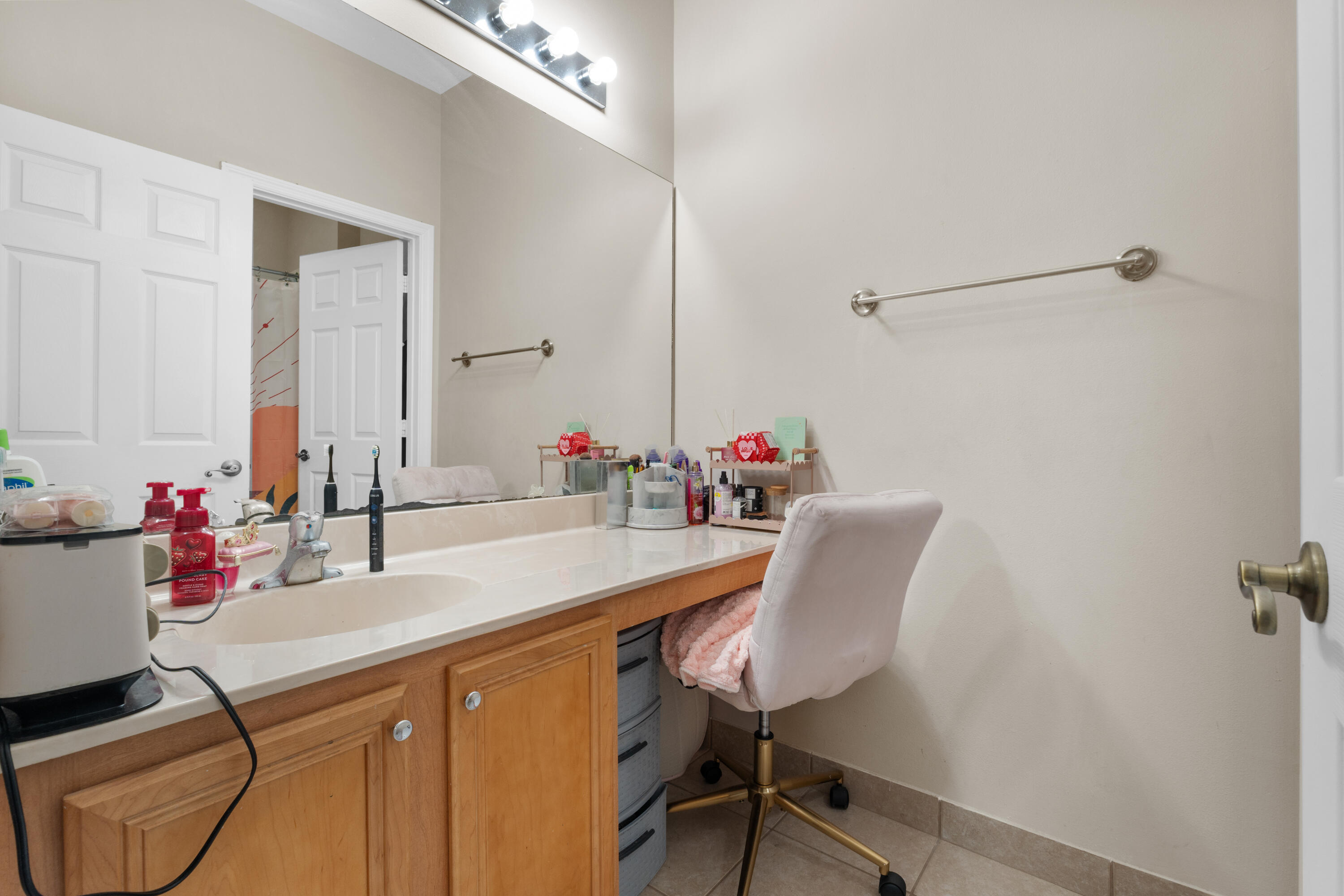MAGNOLIA BAY CONDOMIMIUM - Residential