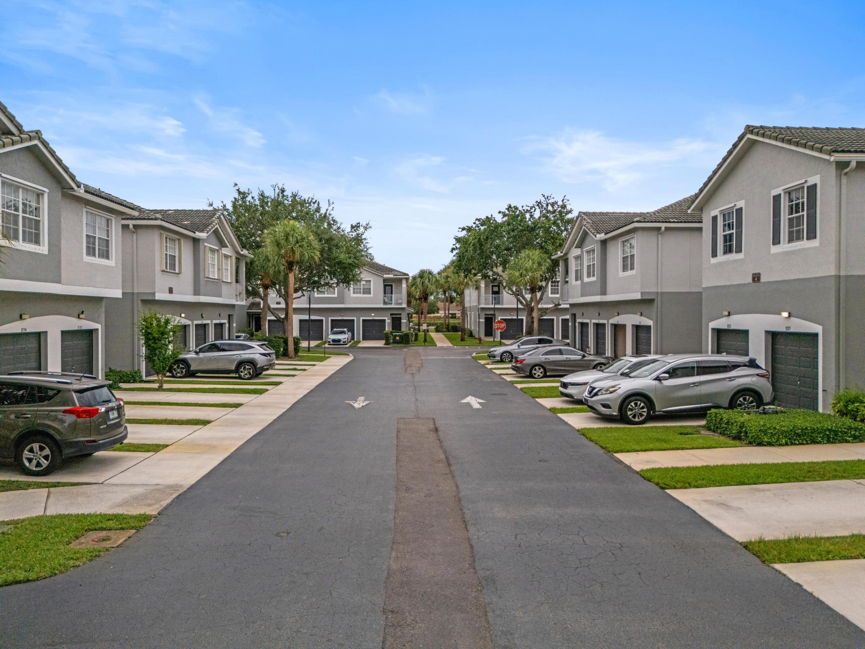 MAGNOLIA BAY CONDOMIMIUM - Residential