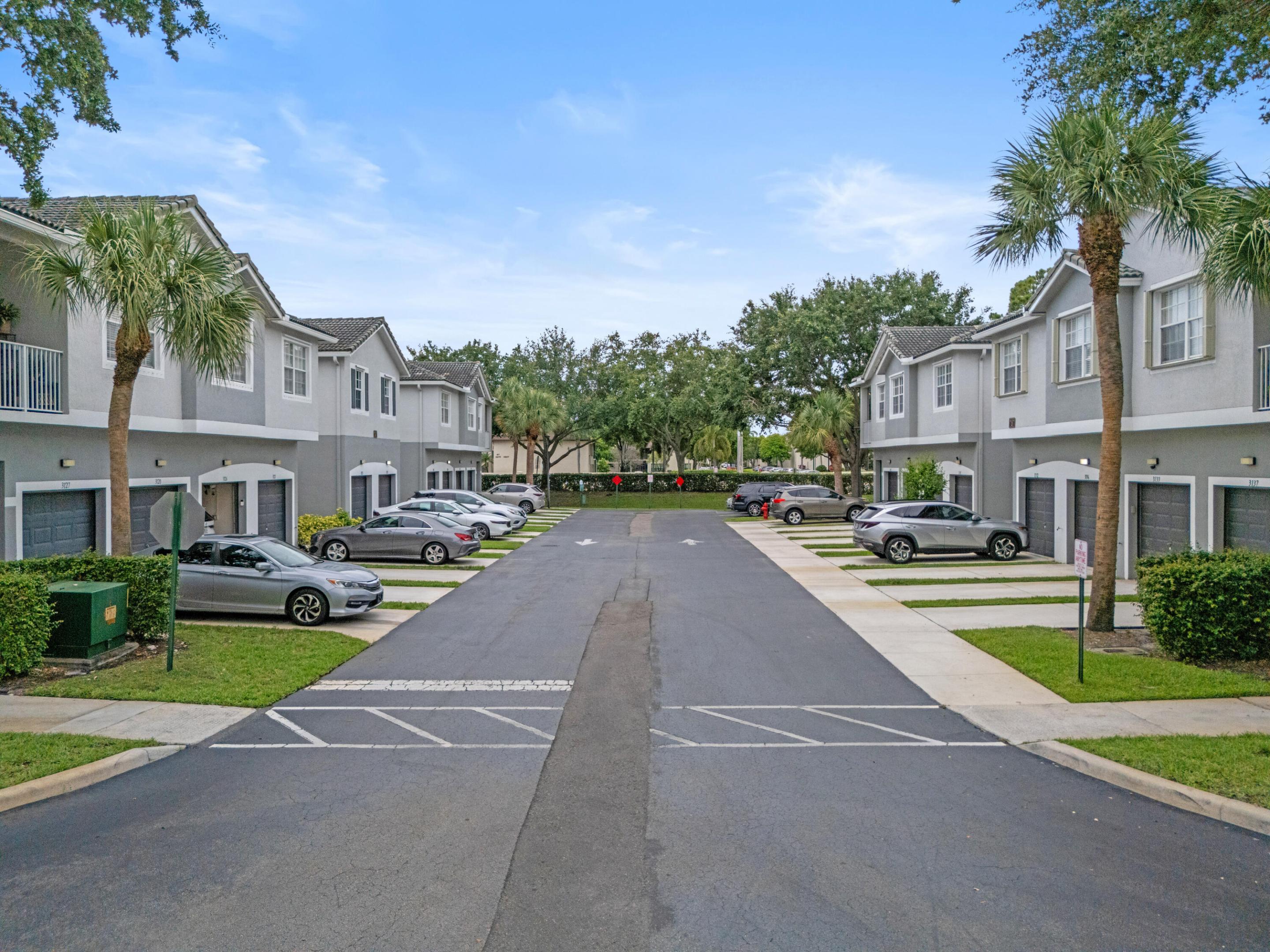 MAGNOLIA BAY CONDOMIMIUM - Residential
