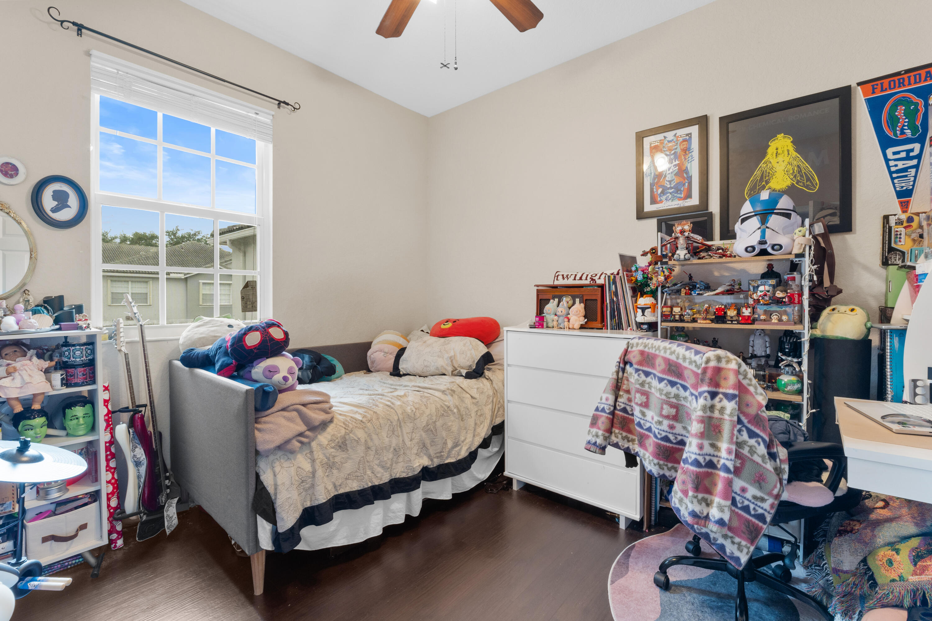 MAGNOLIA BAY CONDOMIMIUM - Residential