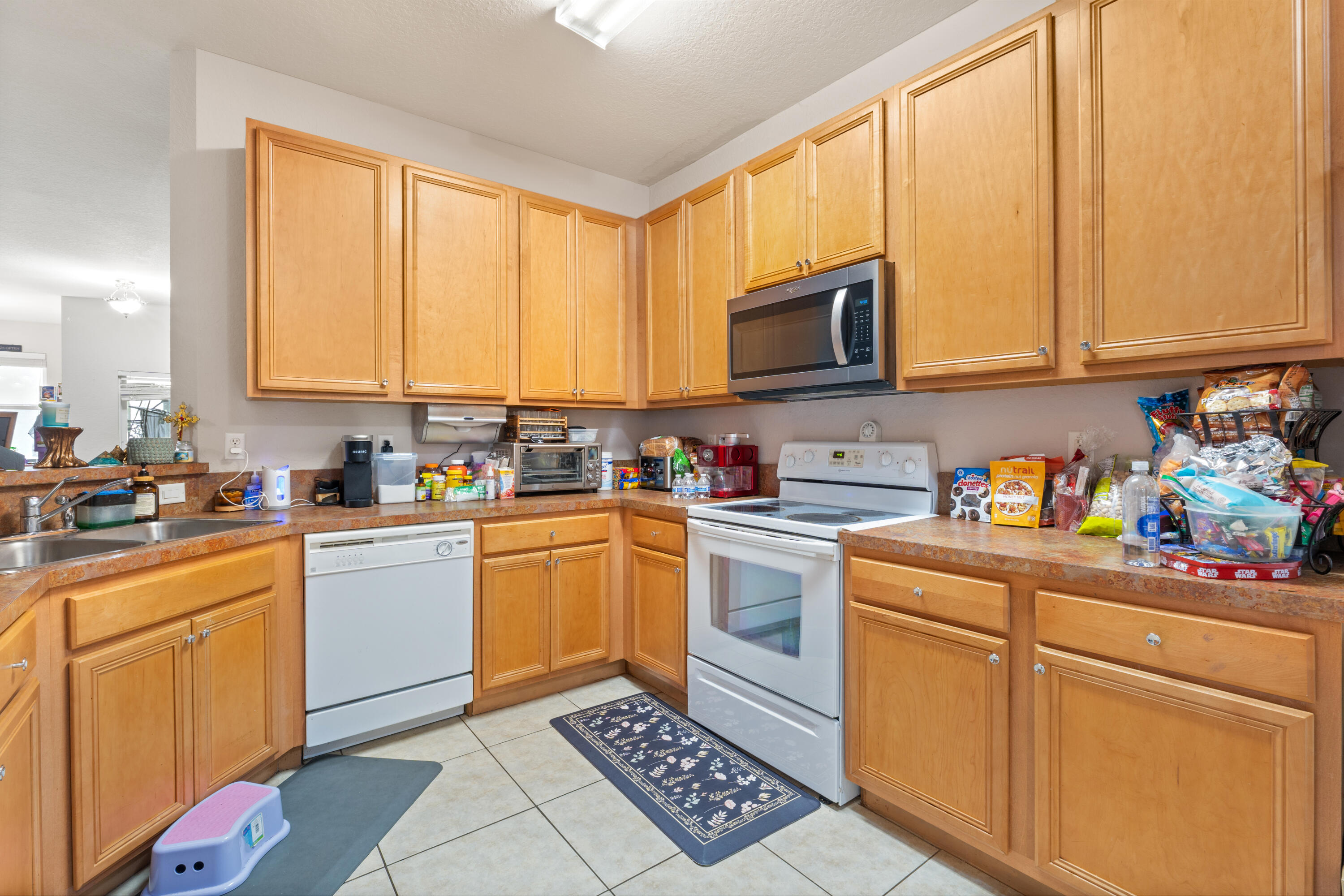 MAGNOLIA BAY CONDOMIMIUM - Residential