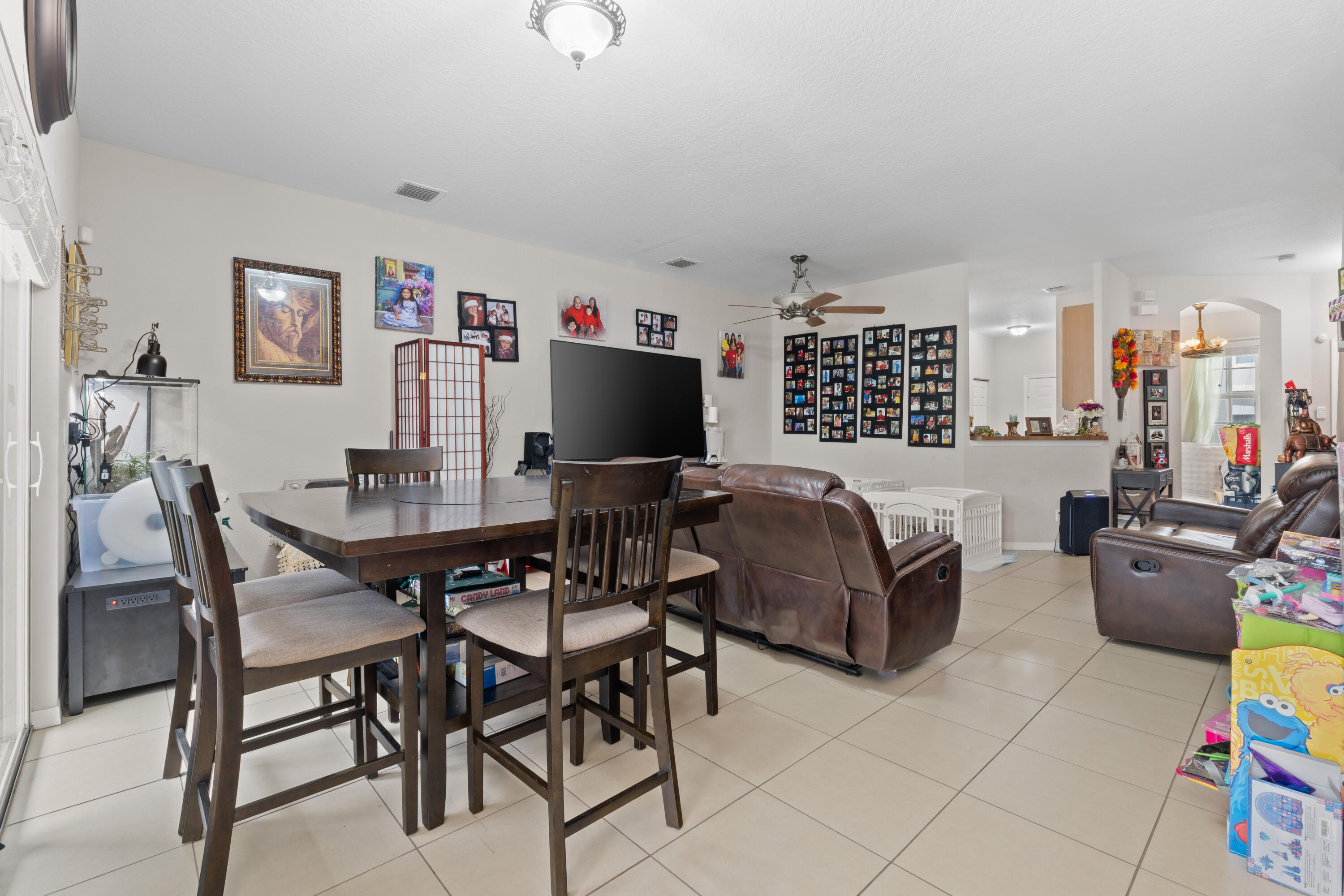 MAGNOLIA BAY CONDOMIMIUM - Residential