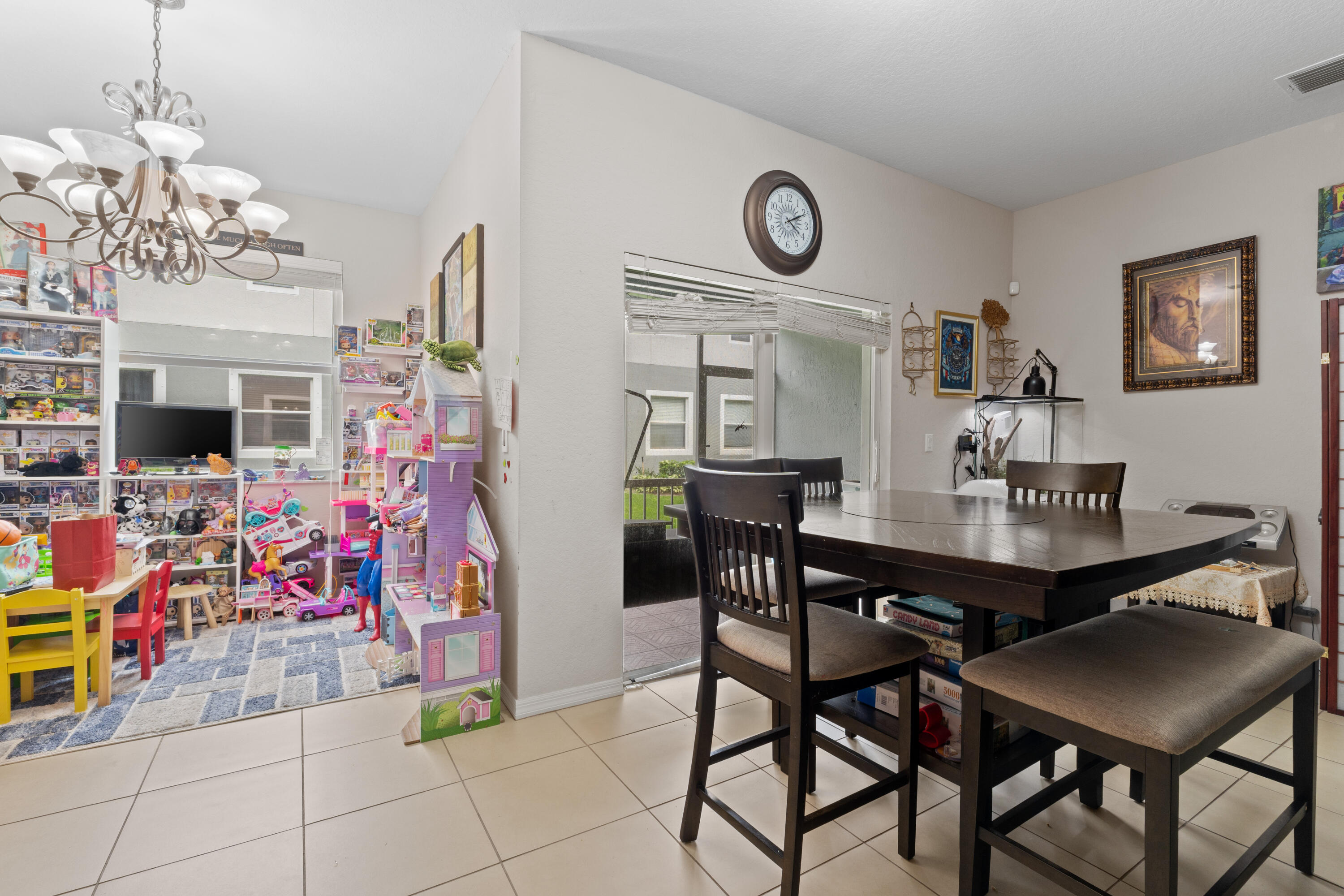 MAGNOLIA BAY CONDOMIMIUM - Residential
