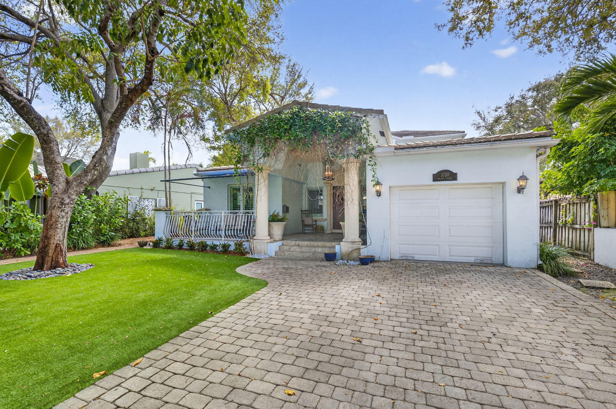RIO VISTA ISLES - Residential