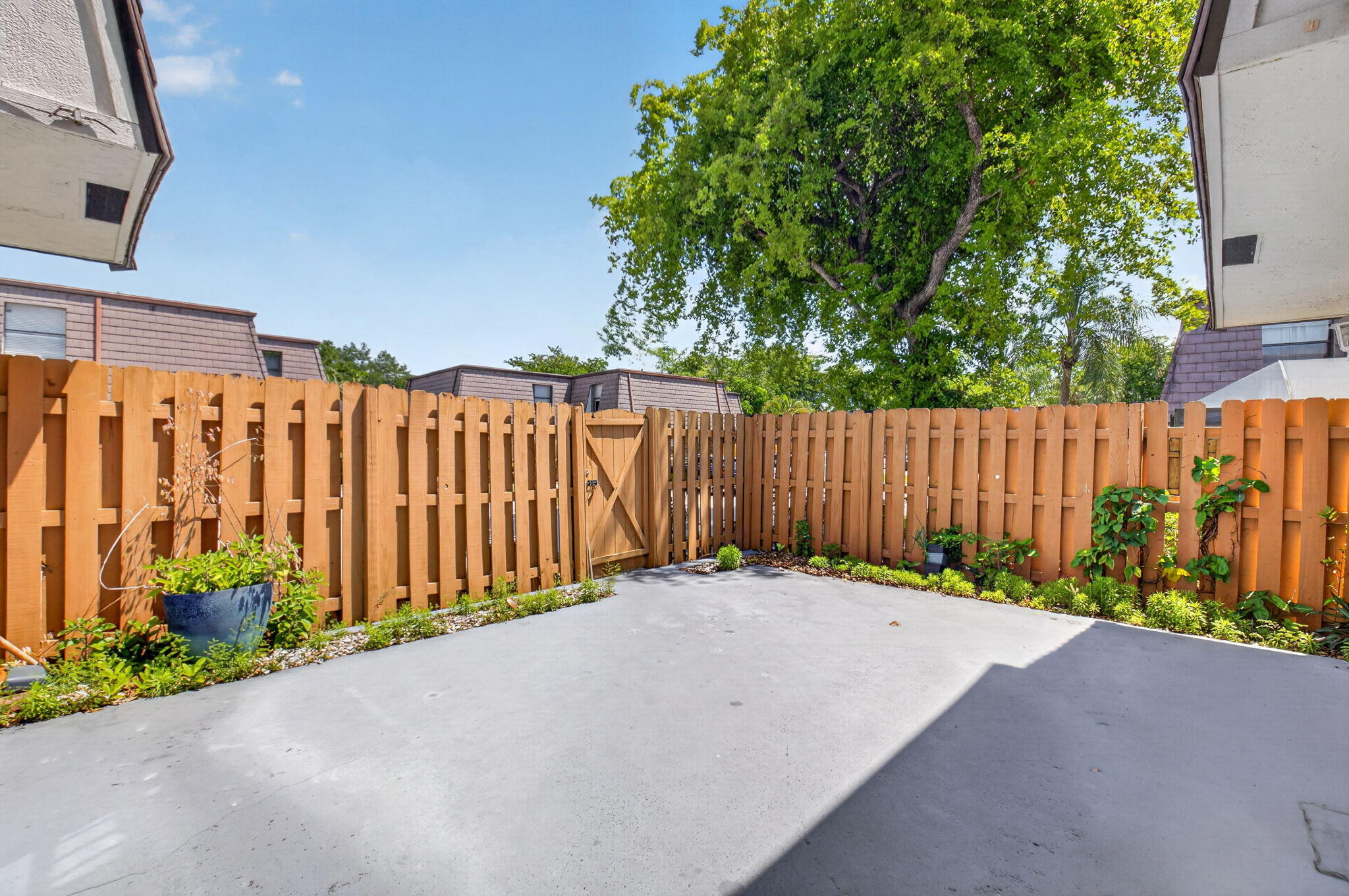COURTYARDS AT BOCA I - Residential