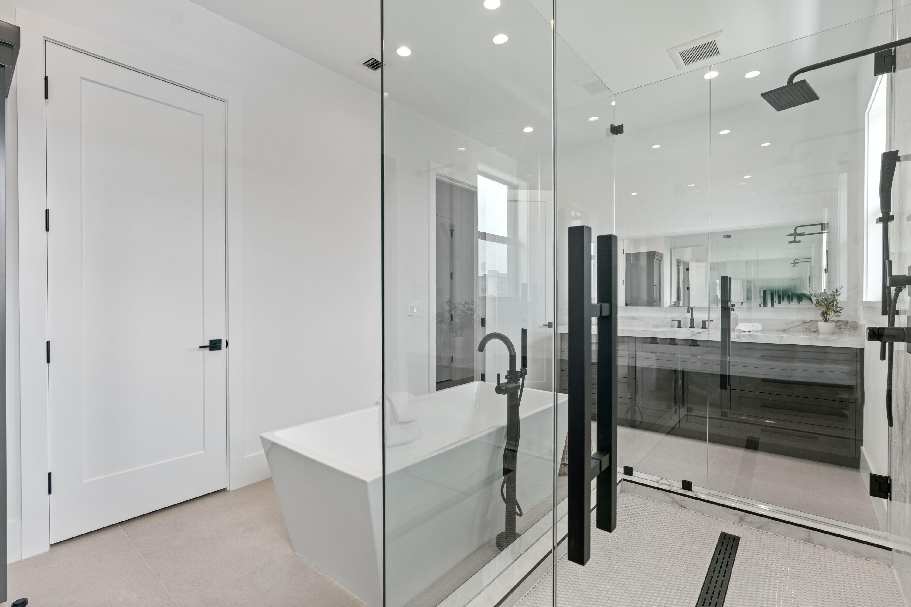 LAKE SHORES LANTANA - Residential