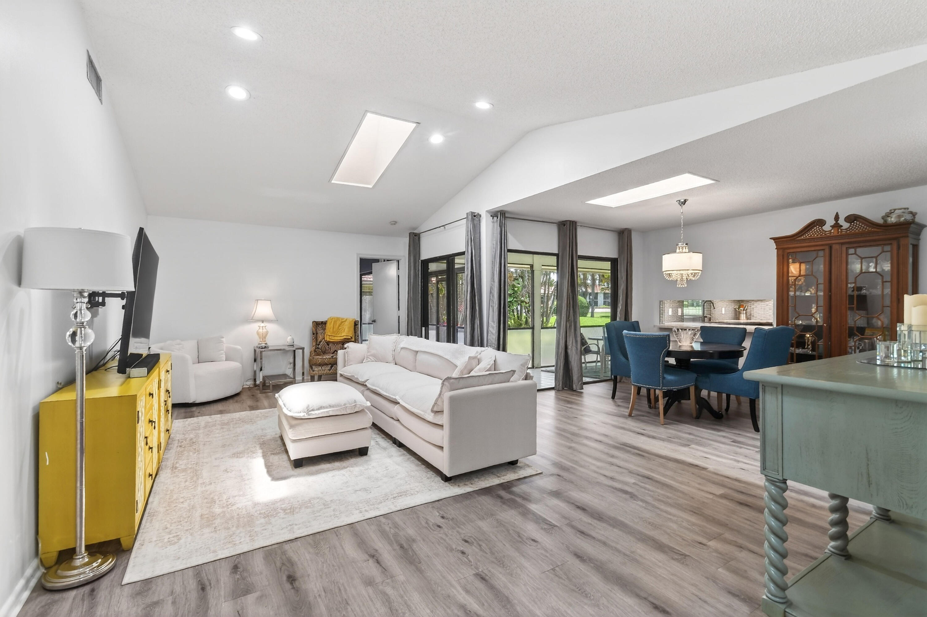 EASTPOINTE SUB 9 - Residential Lease