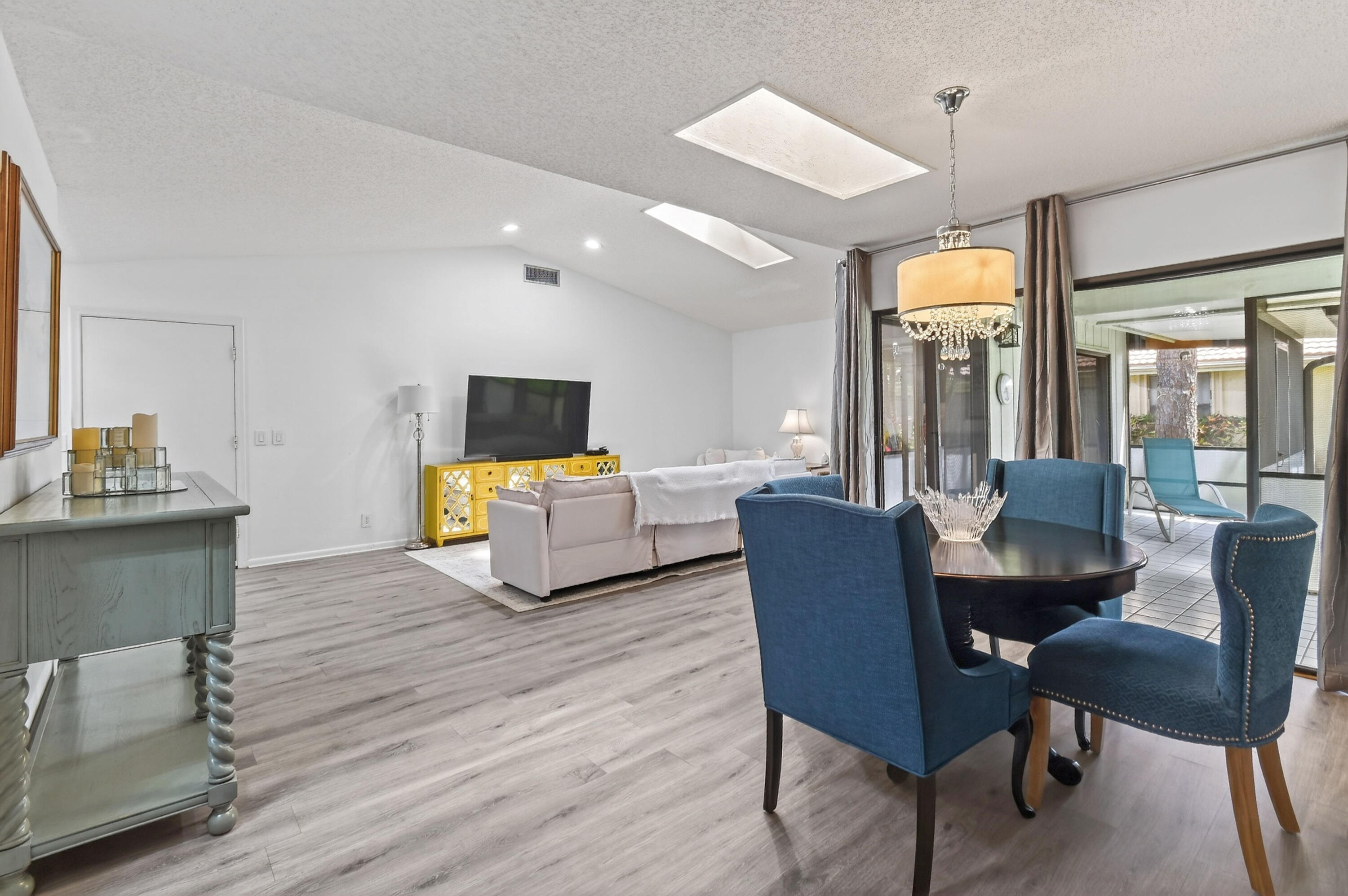EASTPOINTE SUB 9 - Residential Lease