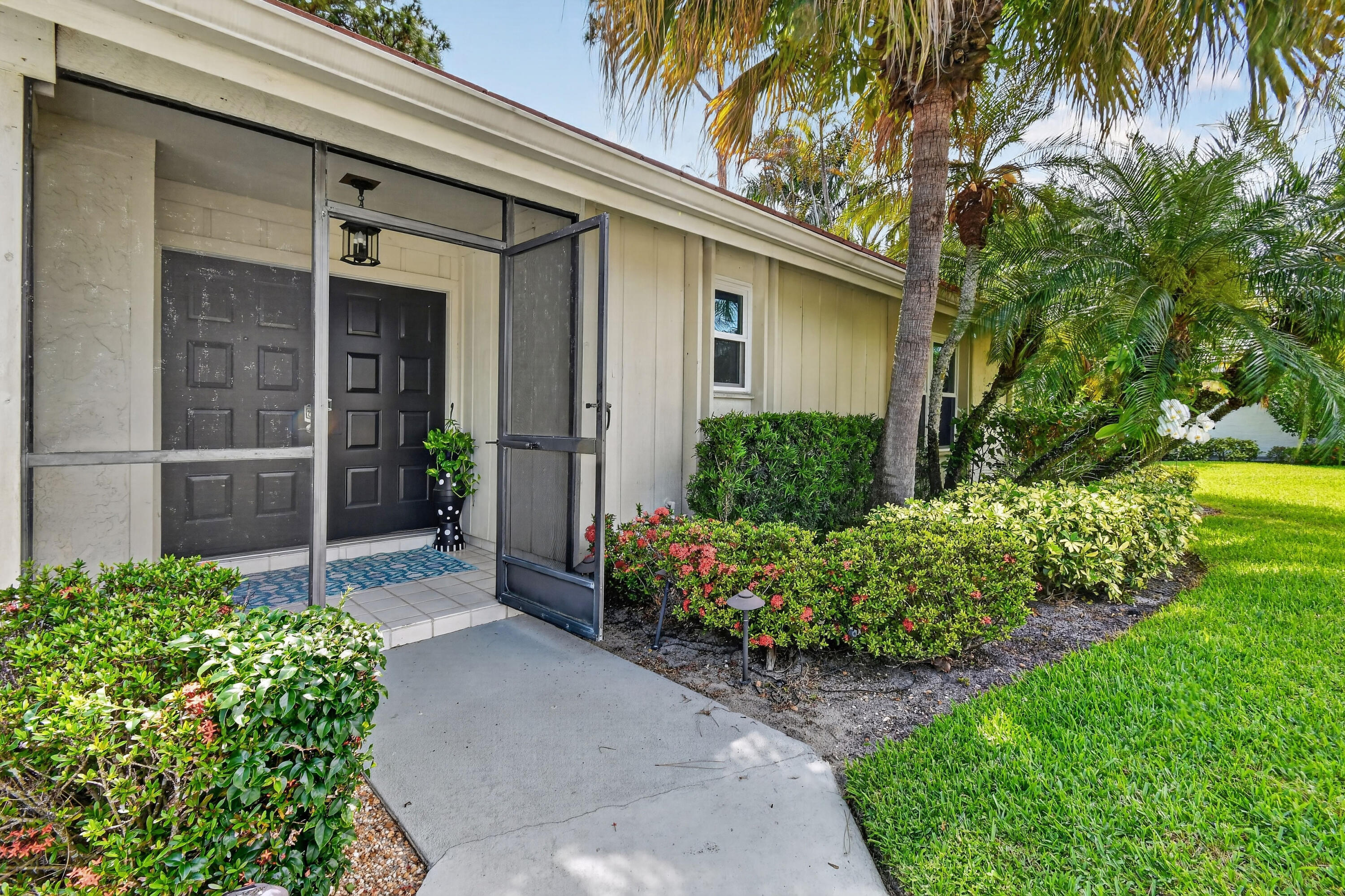 EASTPOINTE SUB 9 - Residential Lease