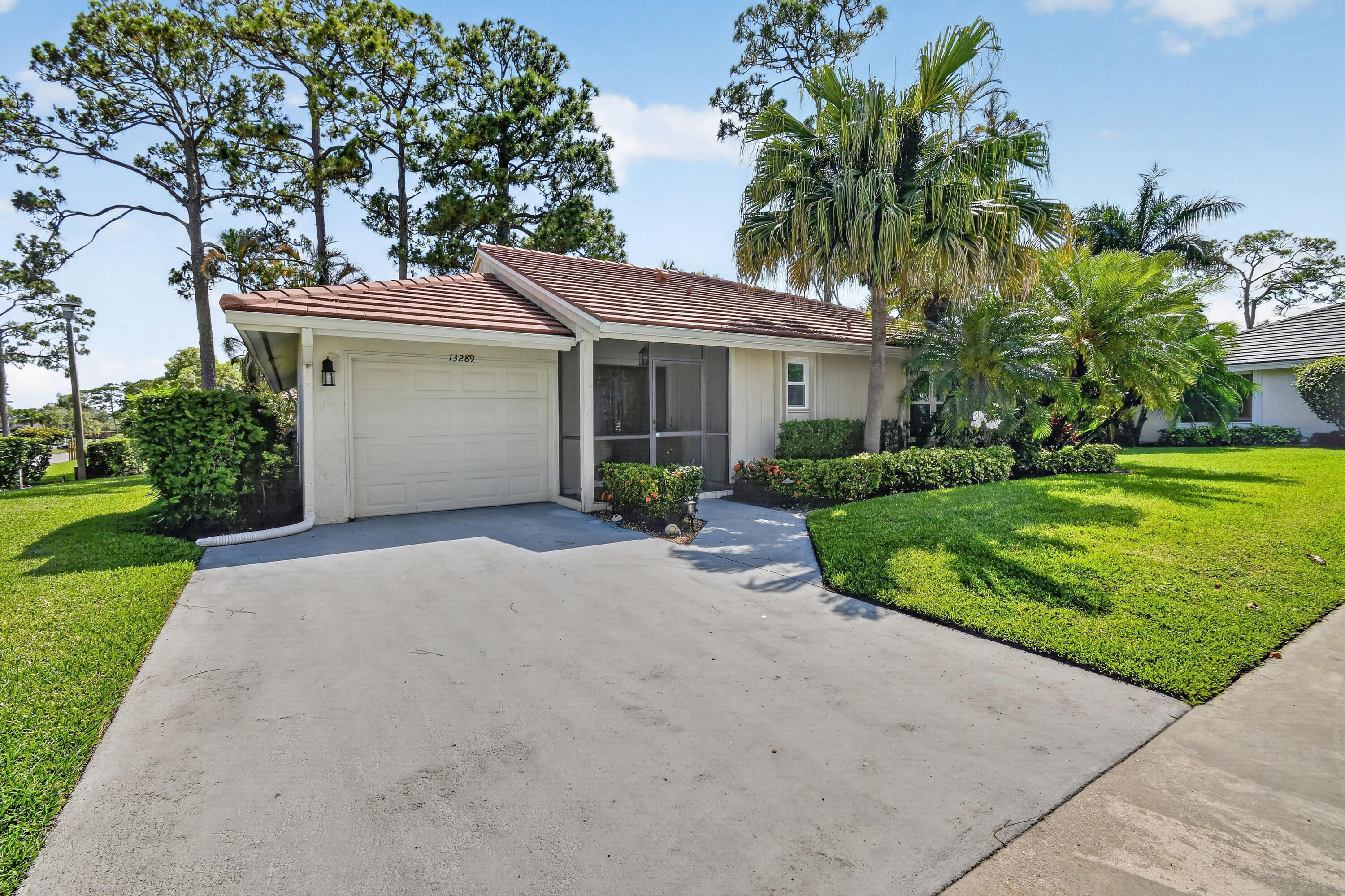 EASTPOINTE SUB 9 - Residential Lease