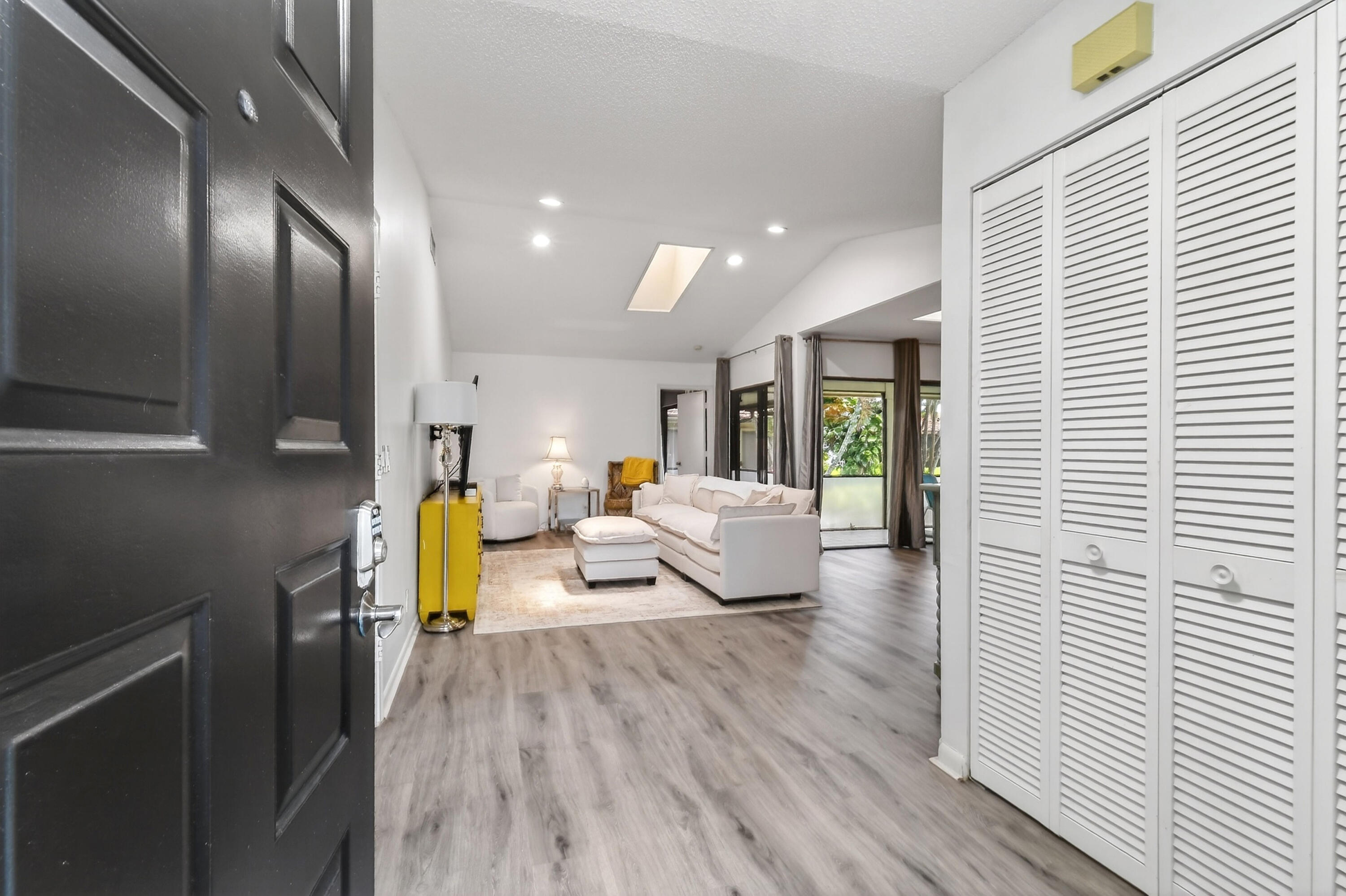 EASTPOINTE SUB 9 - Residential Lease
