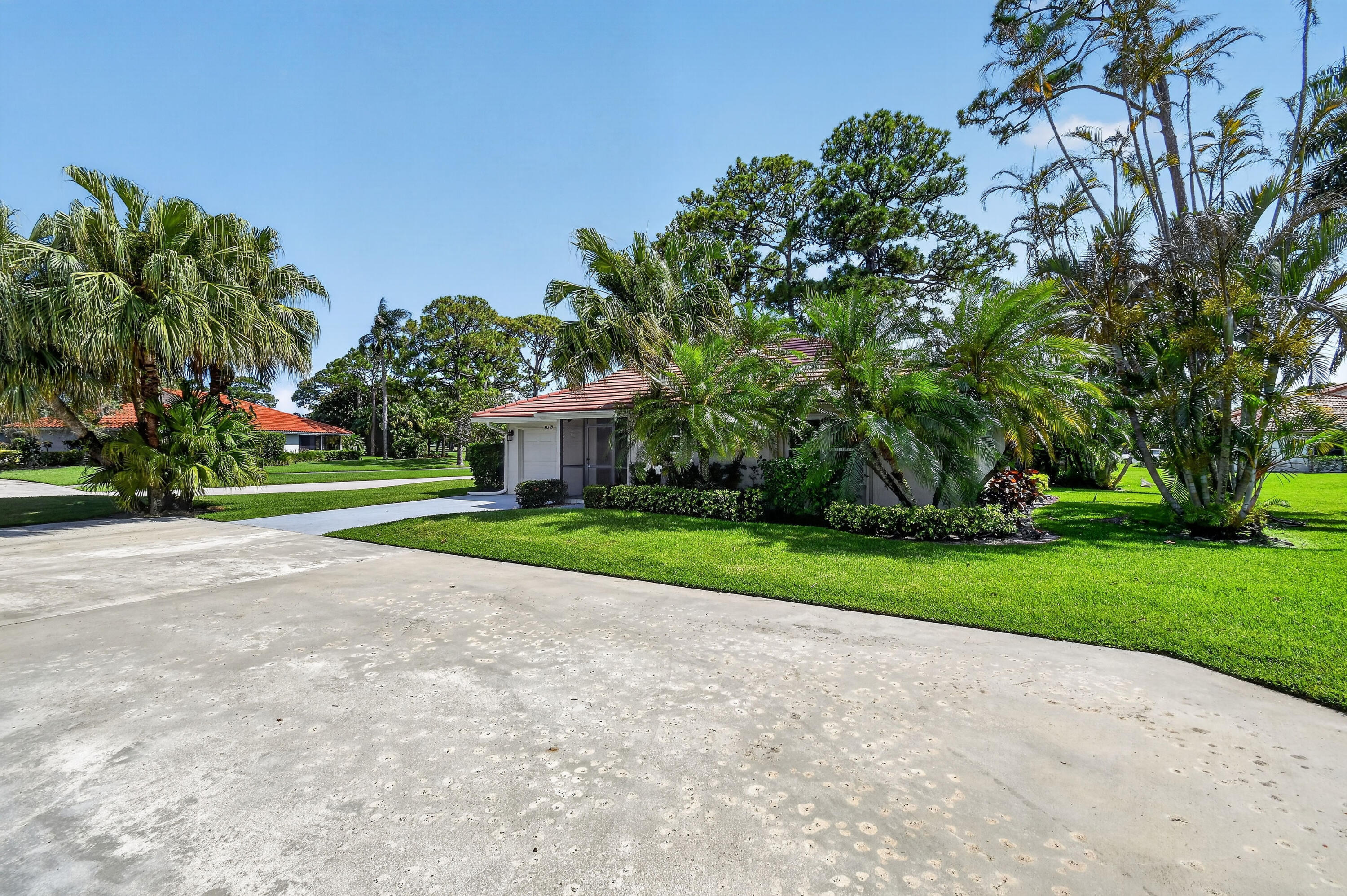 EASTPOINTE SUB 9 - Residential Lease