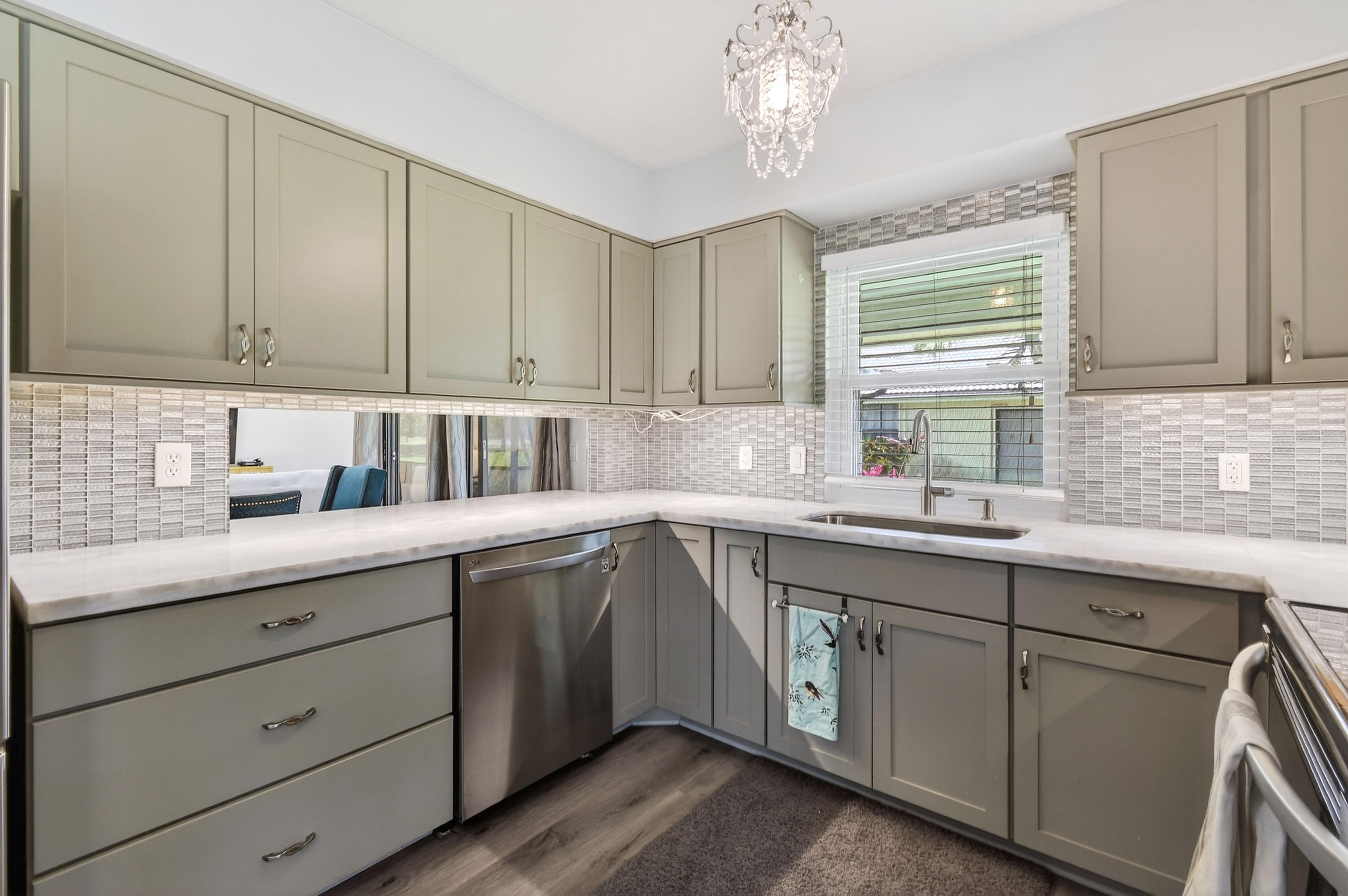 EASTPOINTE SUB 9 - Residential Lease