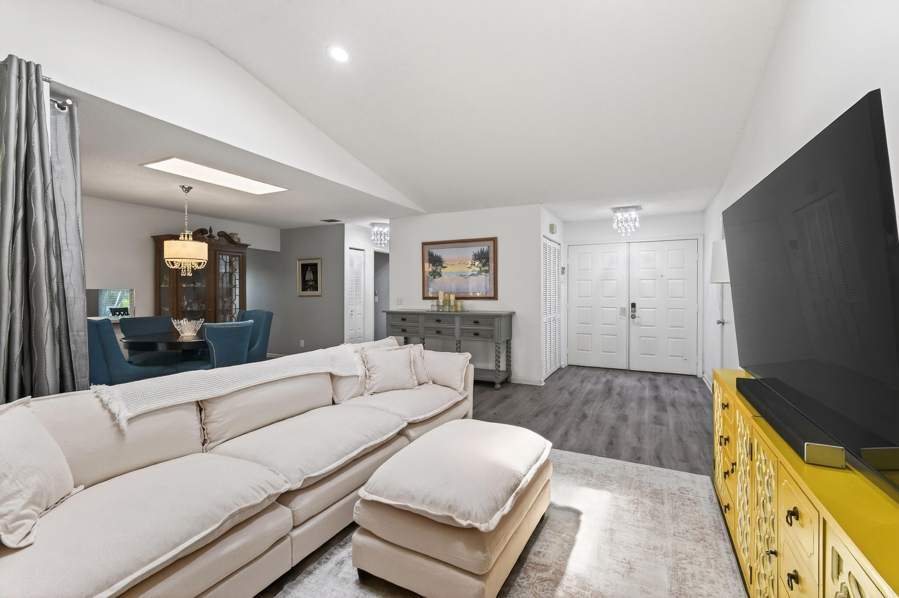 EASTPOINTE SUB 9 - Residential Lease