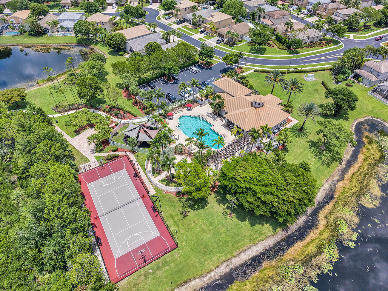 THOROUGHBRED LAKE ESTATES 2 - Residential