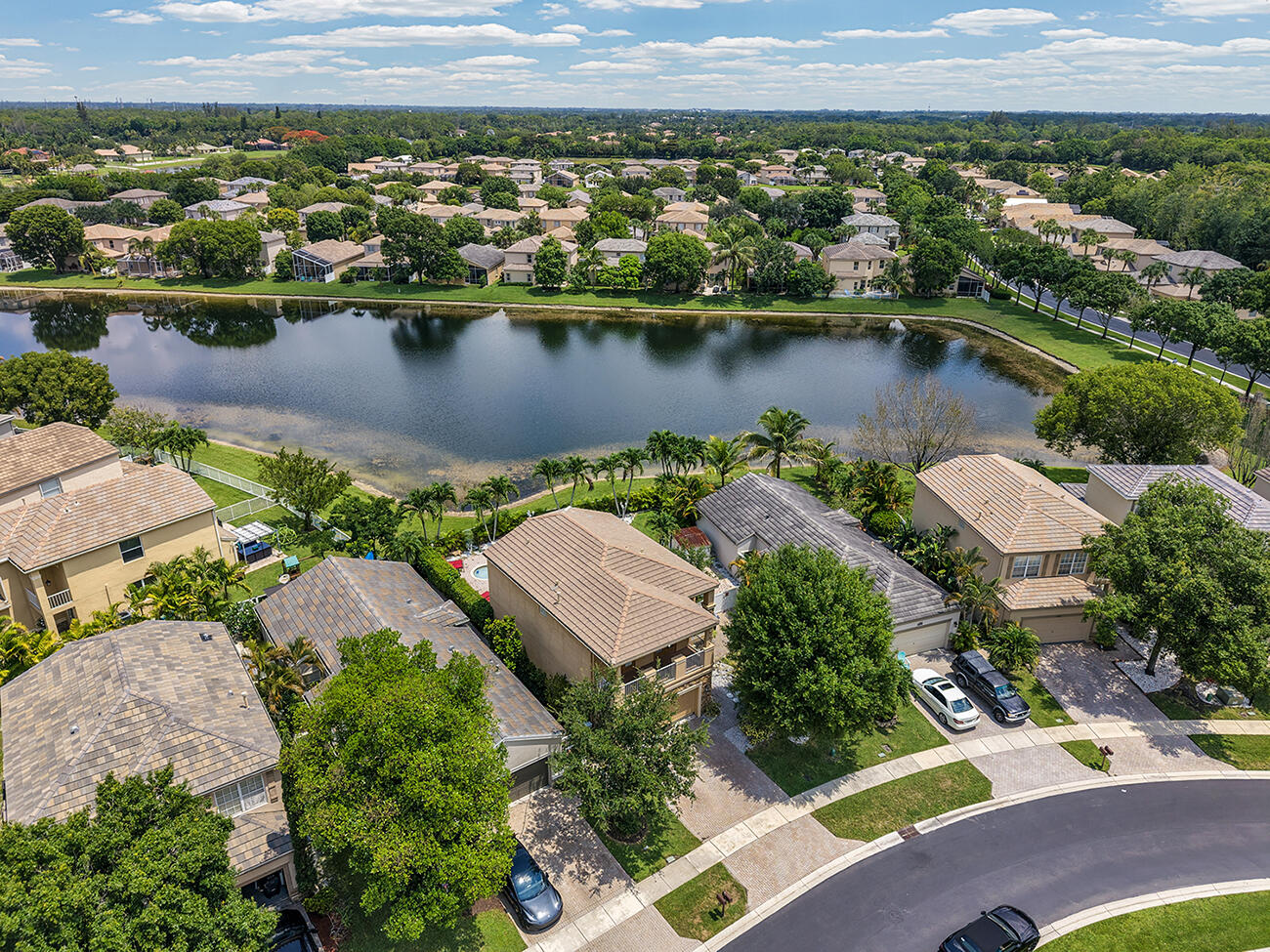 THOROUGHBRED LAKE ESTATES 2 - Residential