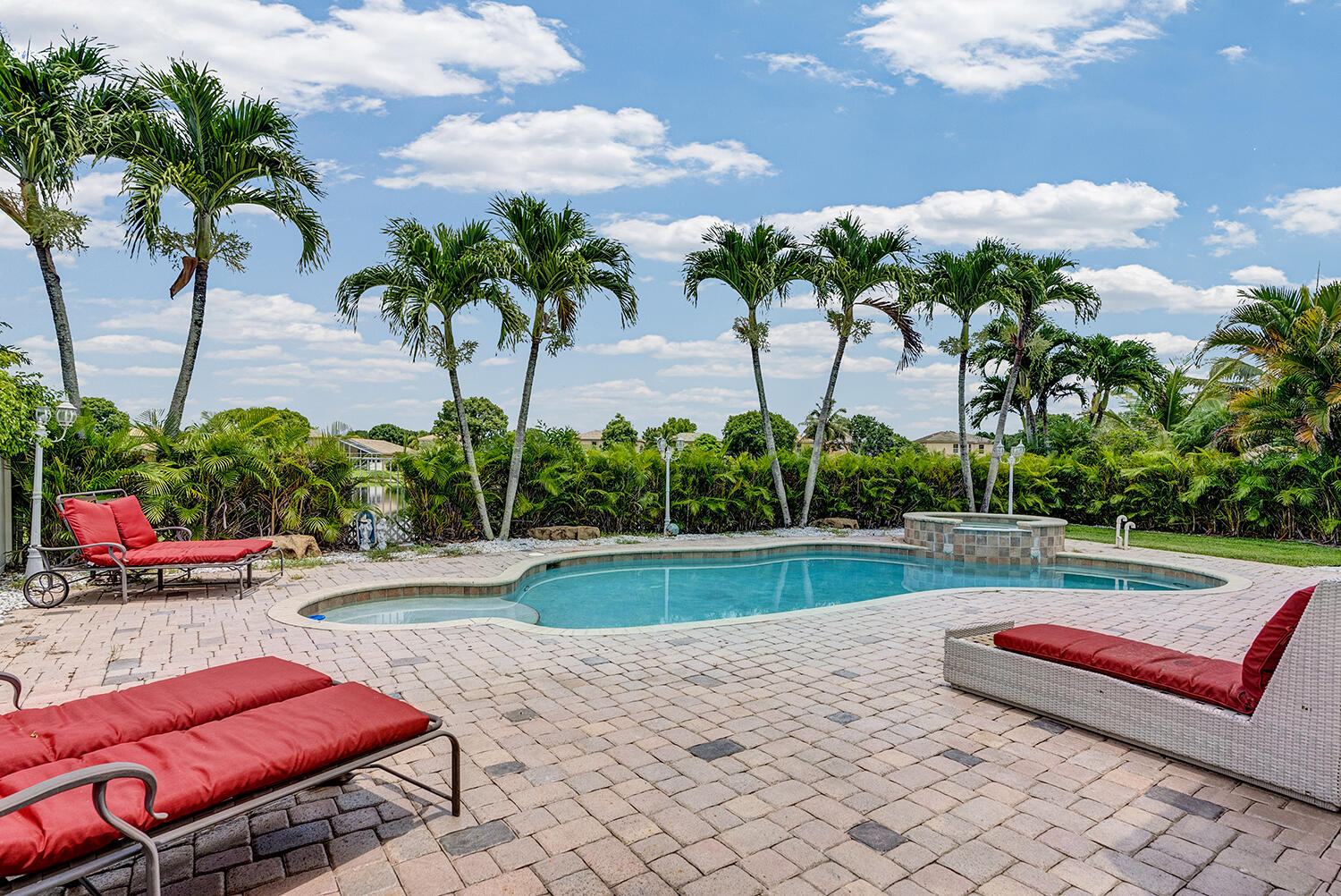 THOROUGHBRED LAKE ESTATES 2 - Residential