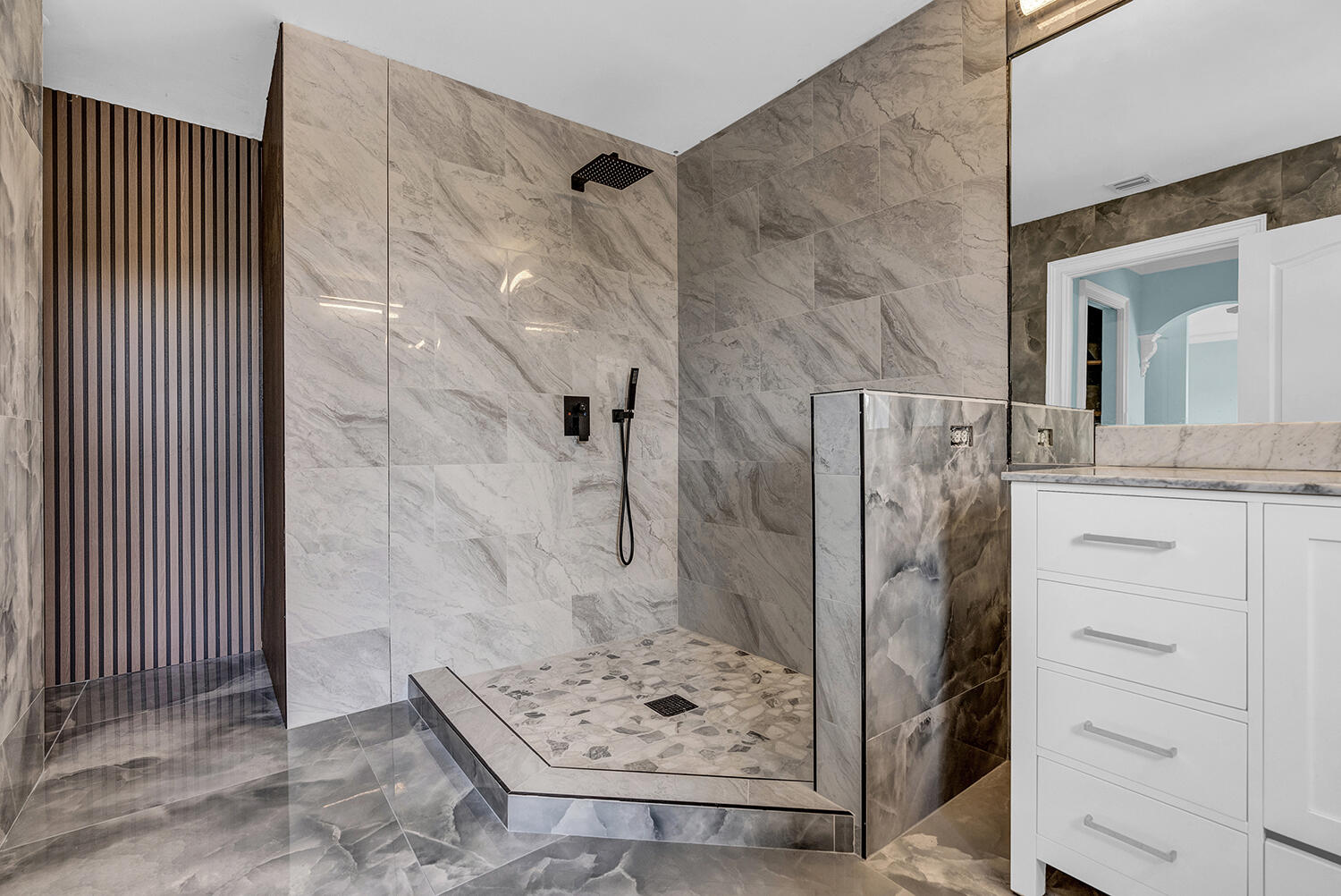 THOROUGHBRED LAKE ESTATES 2 - Residential