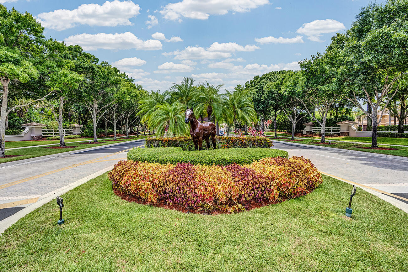 THOROUGHBRED LAKE ESTATES 2 - Residential