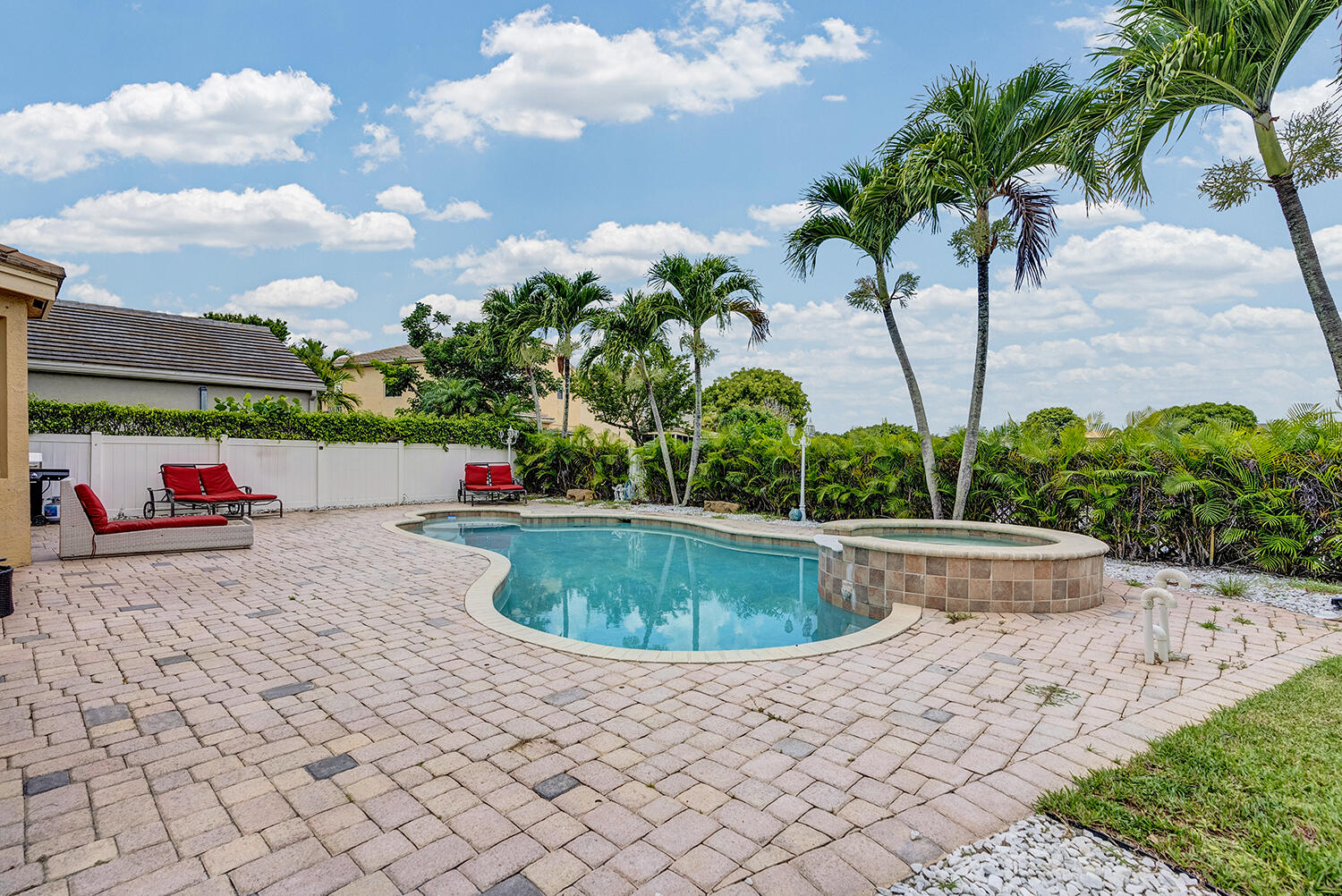 THOROUGHBRED LAKE ESTATES 2 - Residential