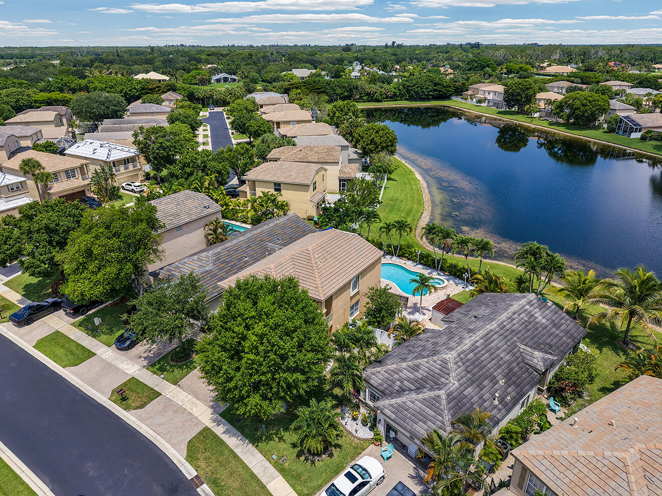 THOROUGHBRED LAKE ESTATES 2 - Residential