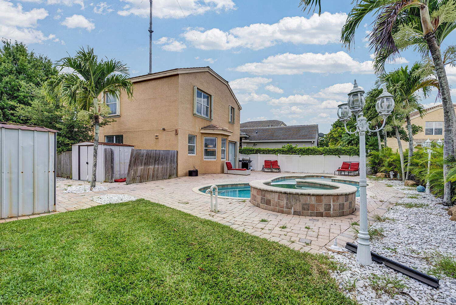 THOROUGHBRED LAKE ESTATES 2 - Residential