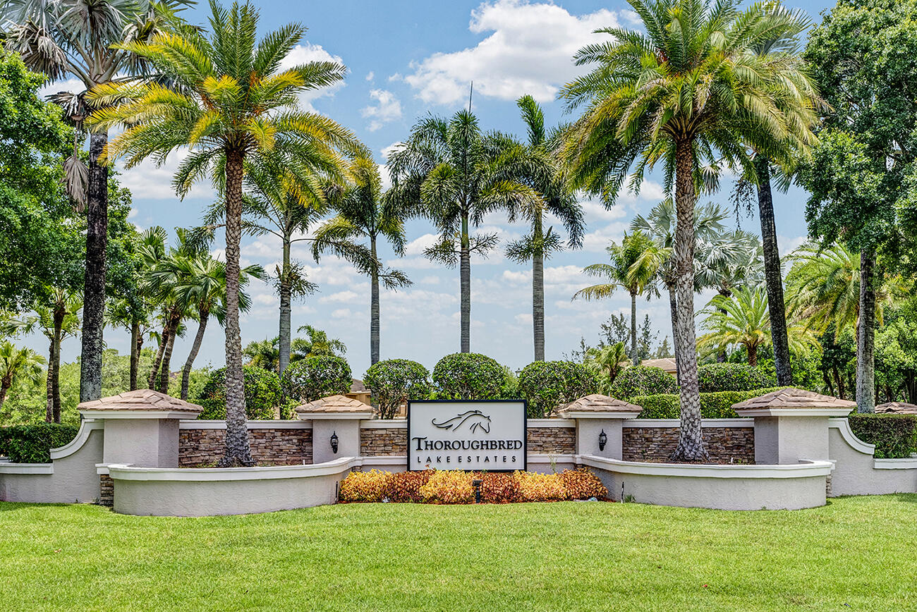 THOROUGHBRED LAKE ESTATES 2 - Residential