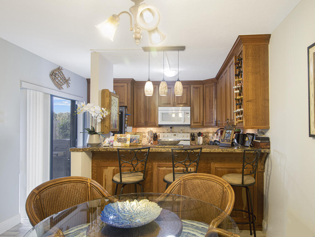 VILLAGE OF SANDALWOOD LAKES 1 - Residential