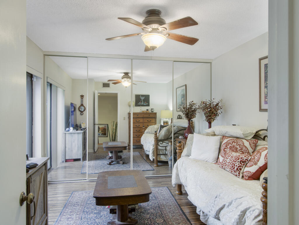 VILLAGE OF SANDALWOOD LAKES 1 - Residential
